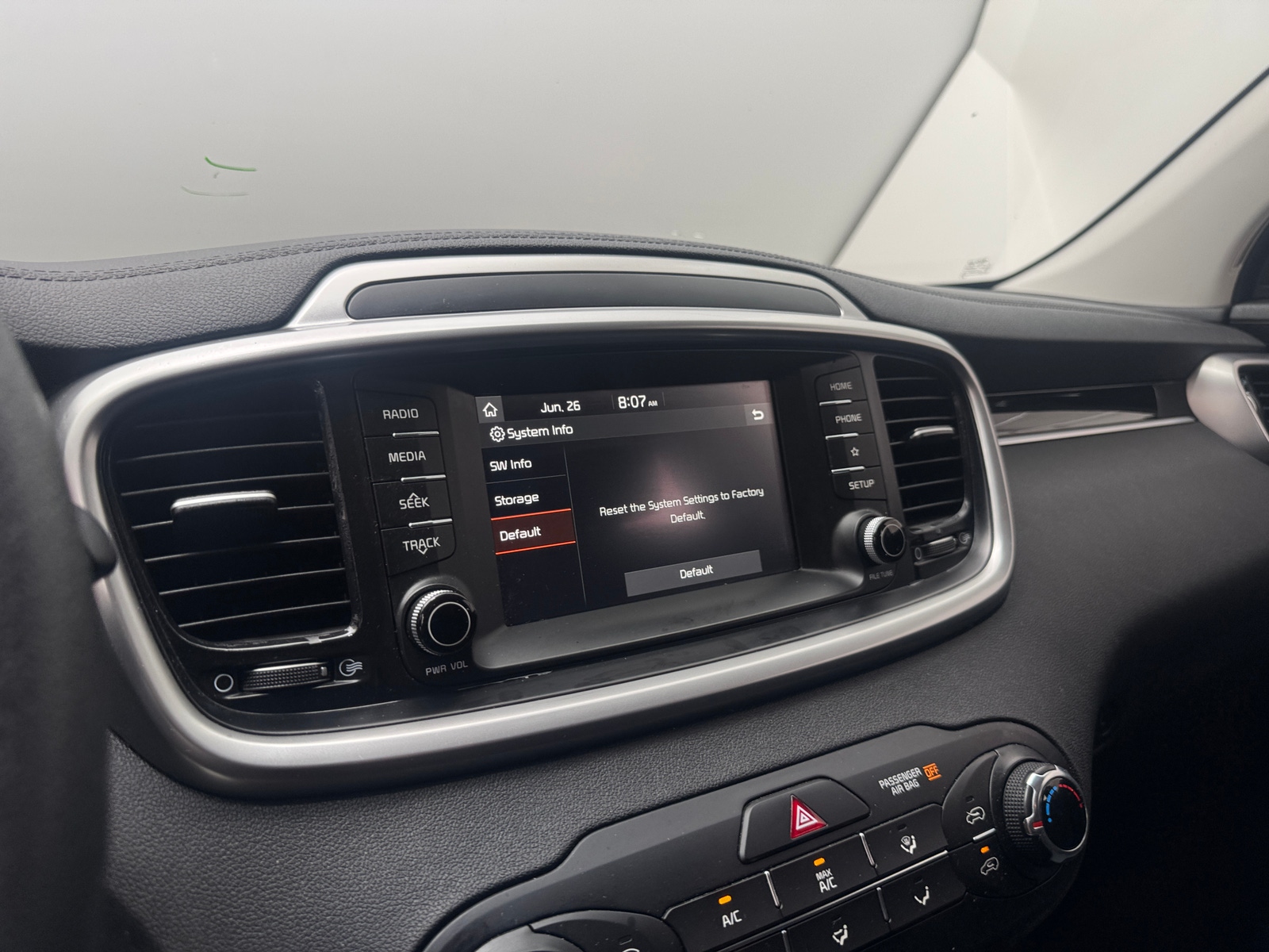 Thumbnail: 2019 Kia Sorento - 4