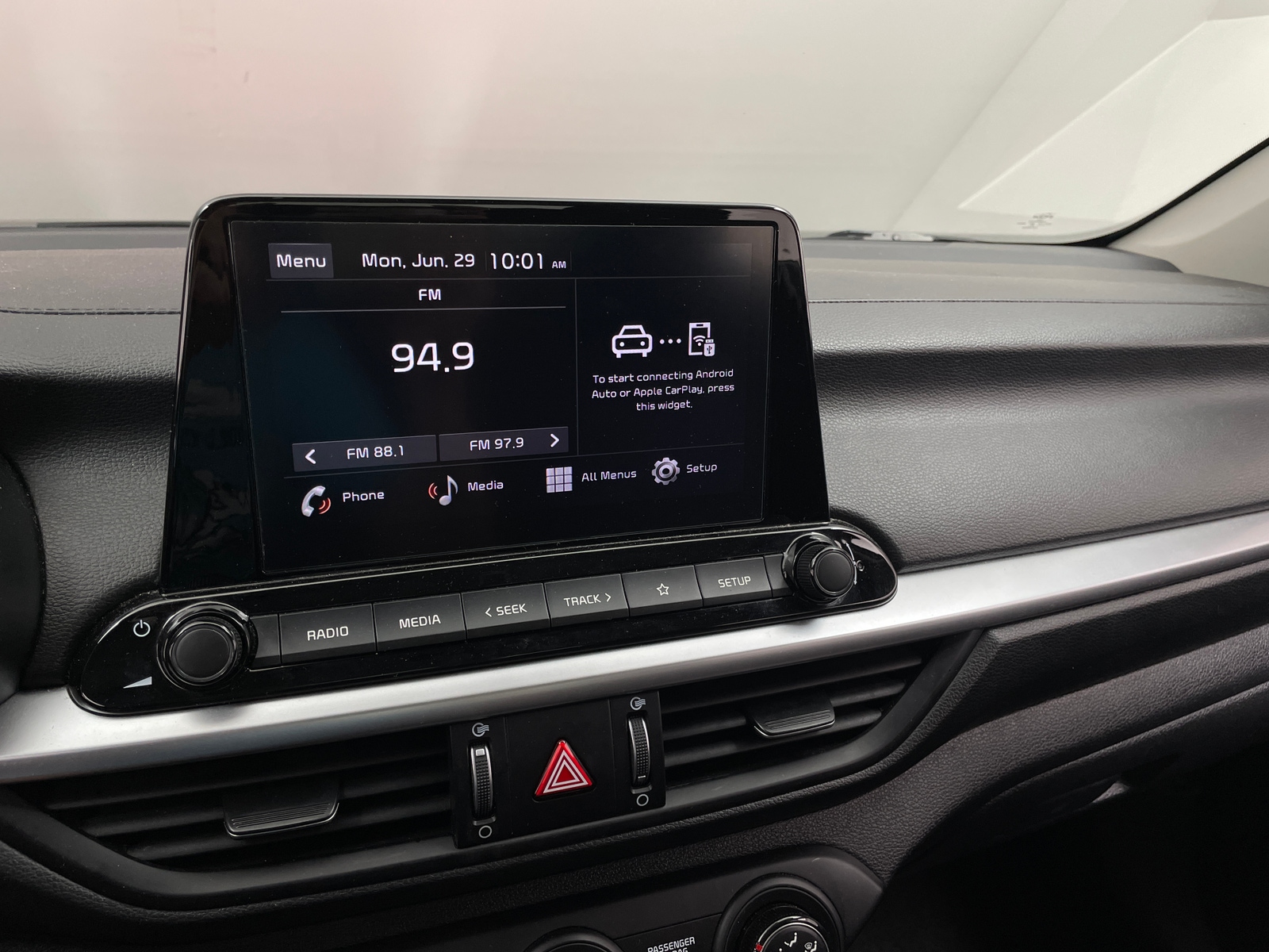 Thumbnail: 2024 Kia Forte - 4