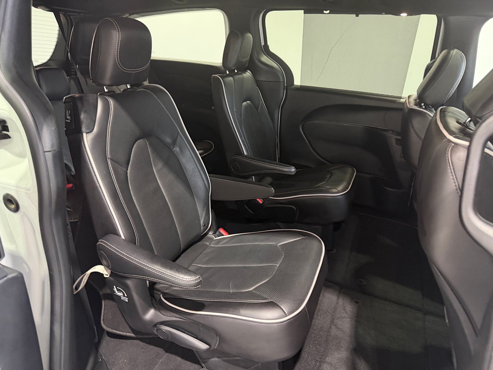 Thumbnail: 2026 Chrysler Pacifica - 5