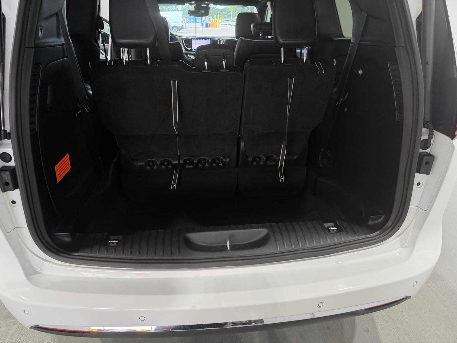 Thumbnail: 2026 Chrysler Pacifica - 6