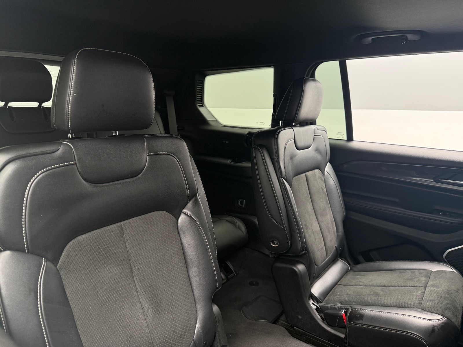 Thumbnail: 2022 Jeep Grand Cherokee L - 5