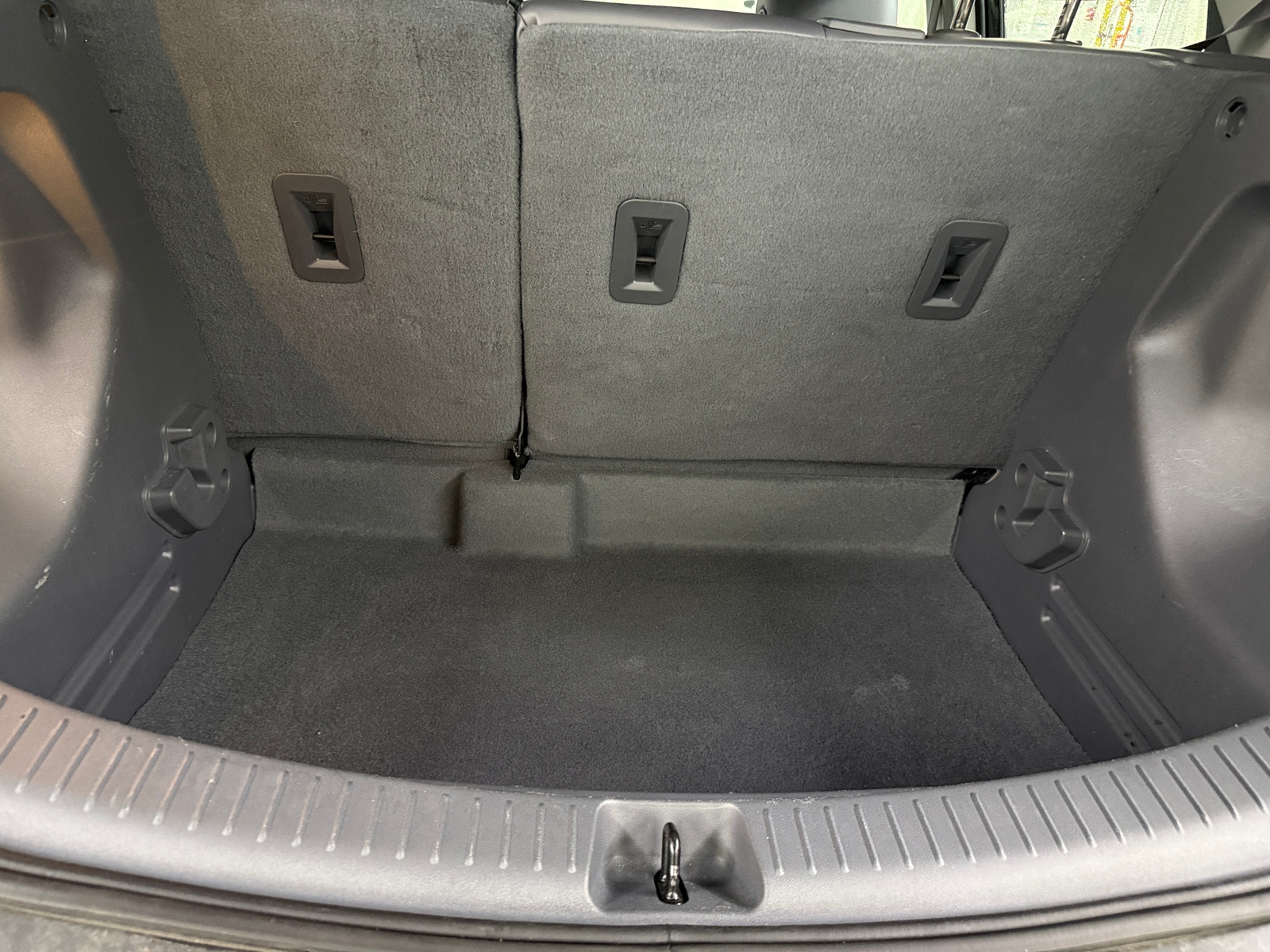 Thumbnail: 2017 Chevrolet Bolt EV - 6