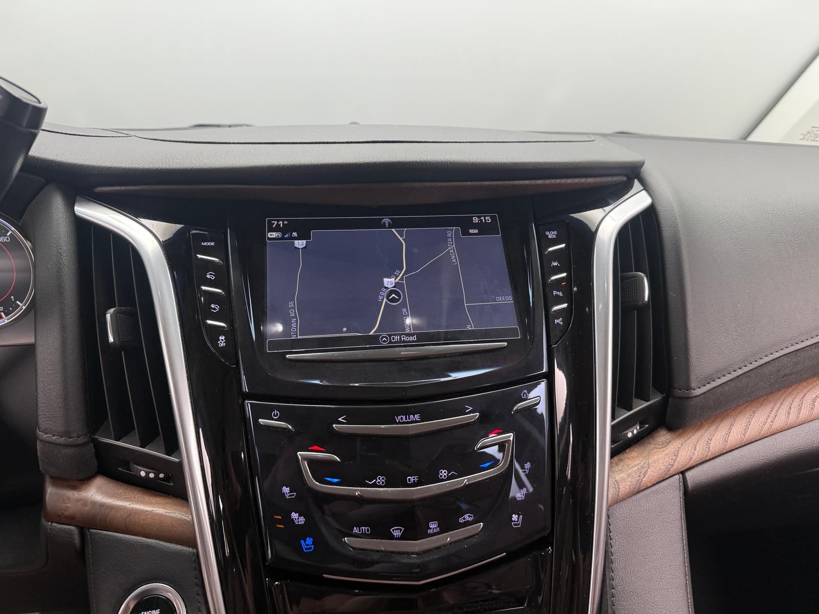 Thumbnail: 2020 Cadillac Escalade - 3