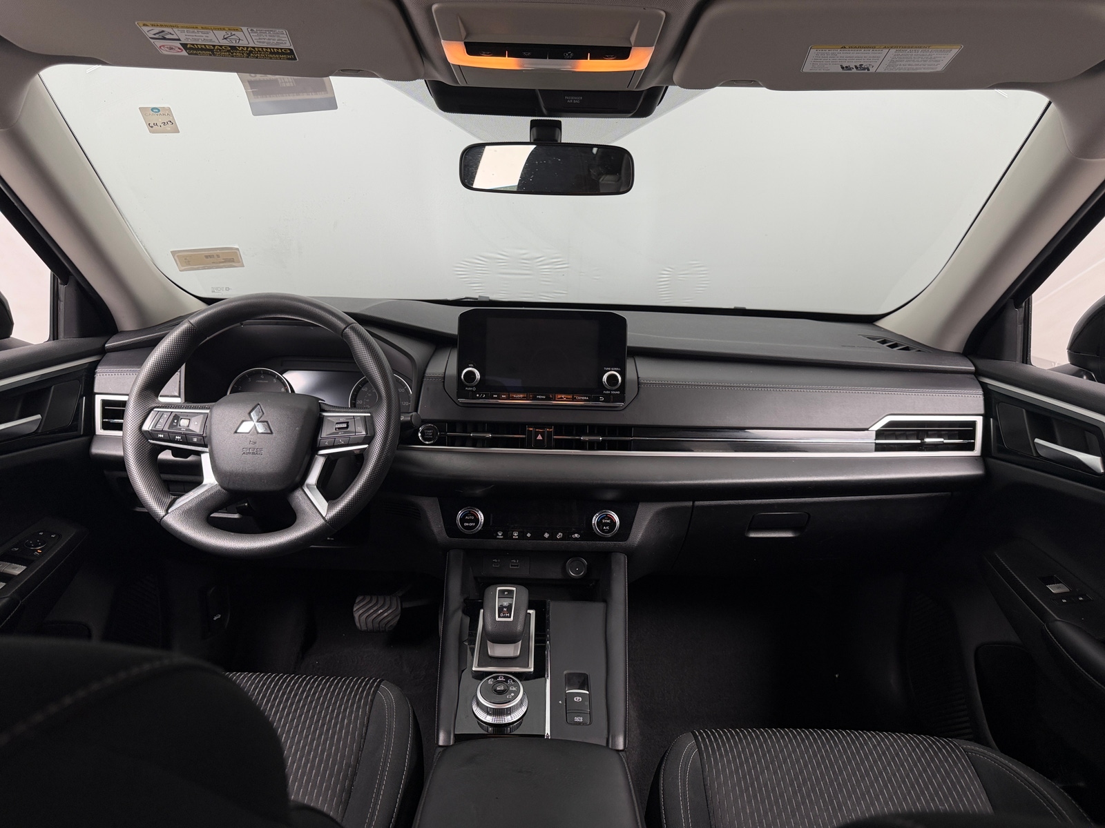 Thumbnail: 2022 Mitsubishi Outlander - 3