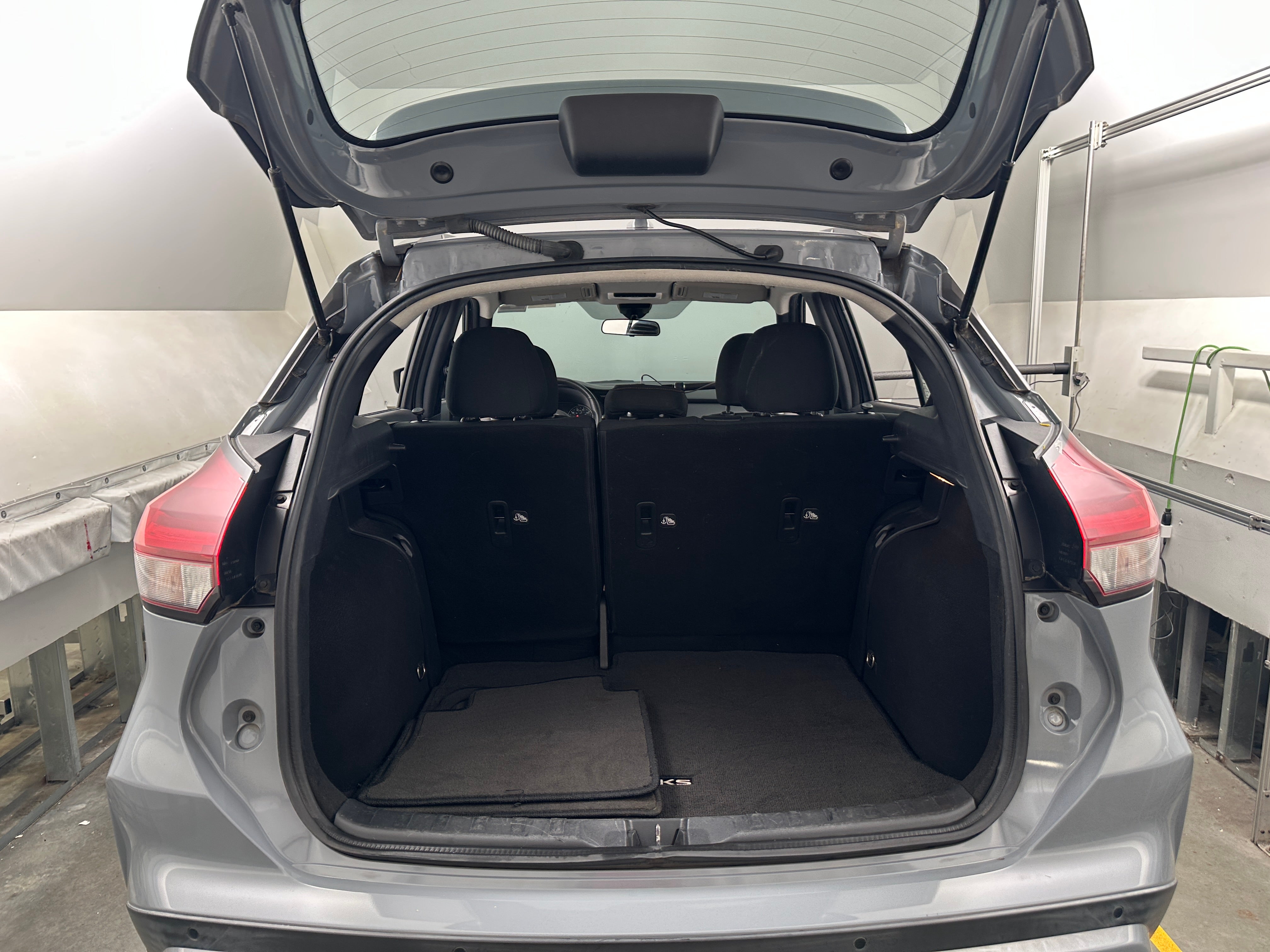 2021 Nissan Kicks SR - Photo 8