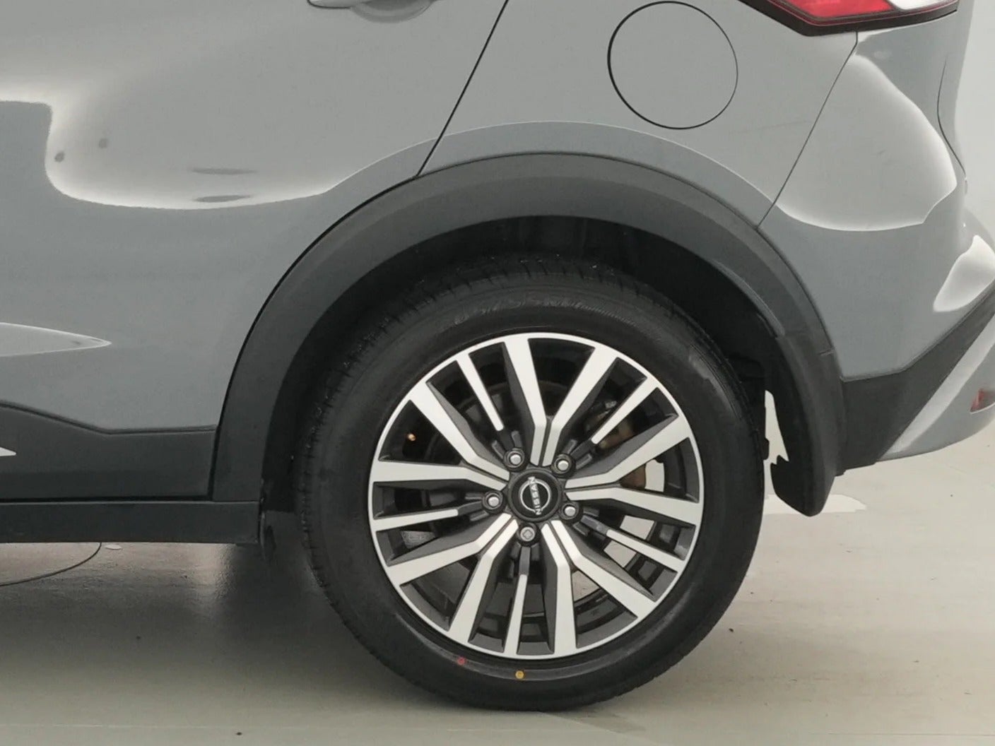 2021 Nissan Kicks SR - Photo 6