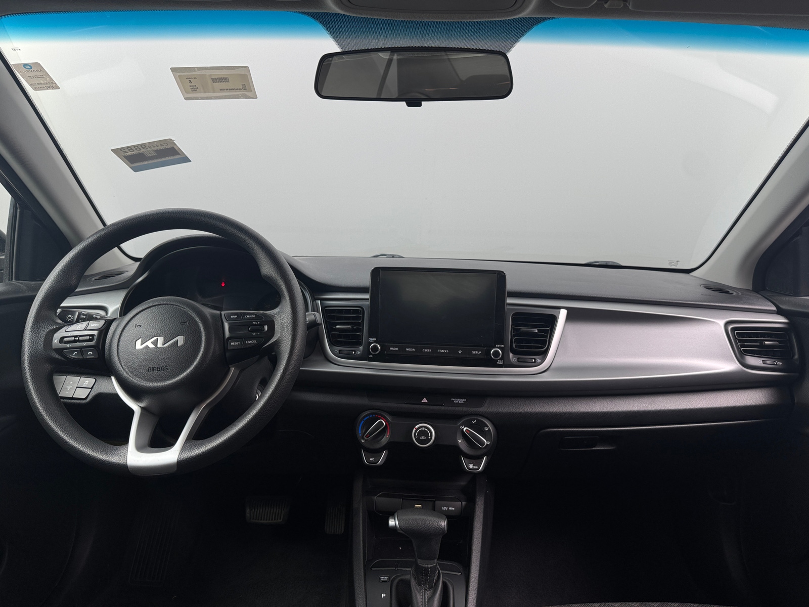 Thumbnail: 2022 Kia Rio - 3