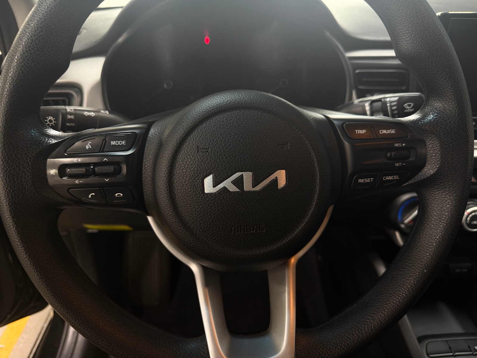 Thumbnail: 2022 Kia Rio - 5