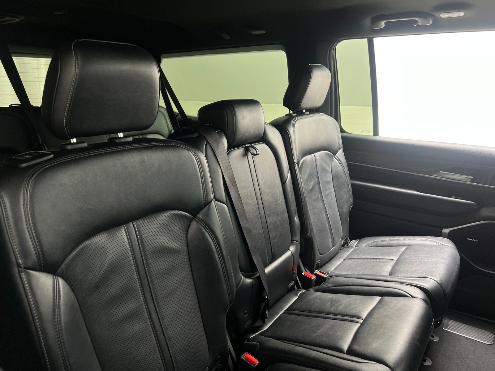 Thumbnail: 2024 Jeep Wagoneer - 5