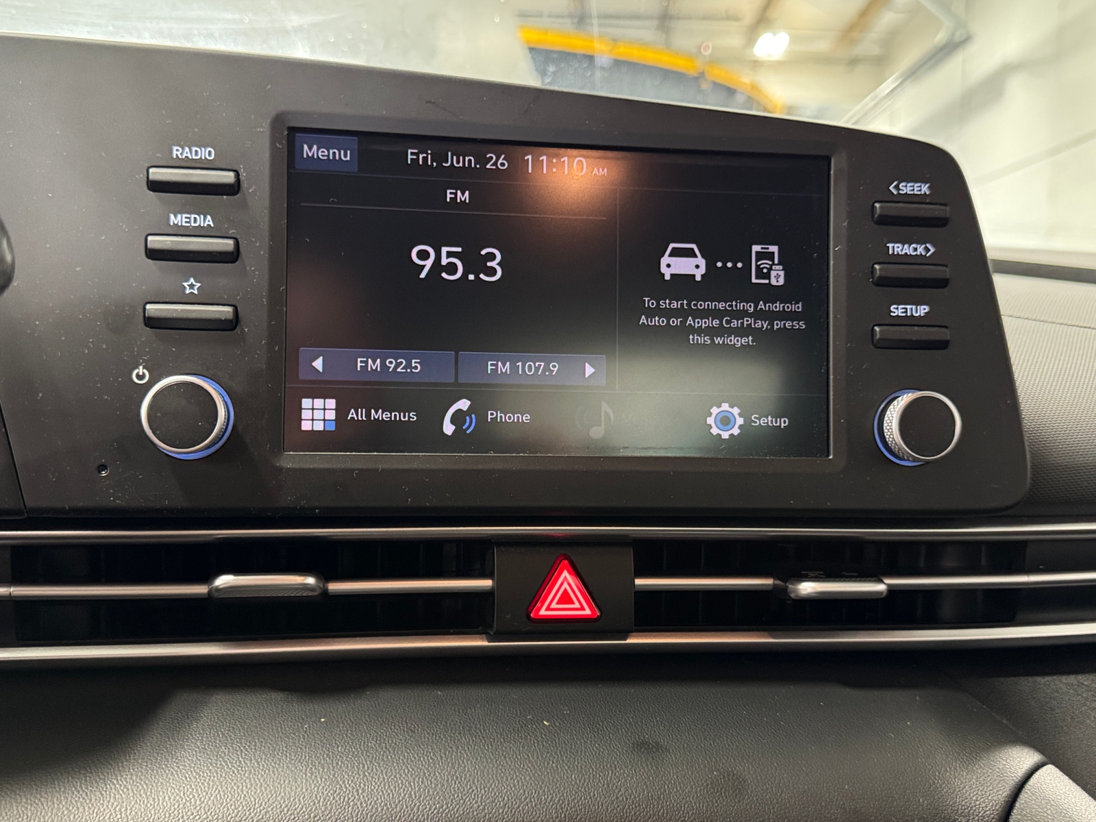 Thumbnail: 2023 Hyundai Elantra - 4