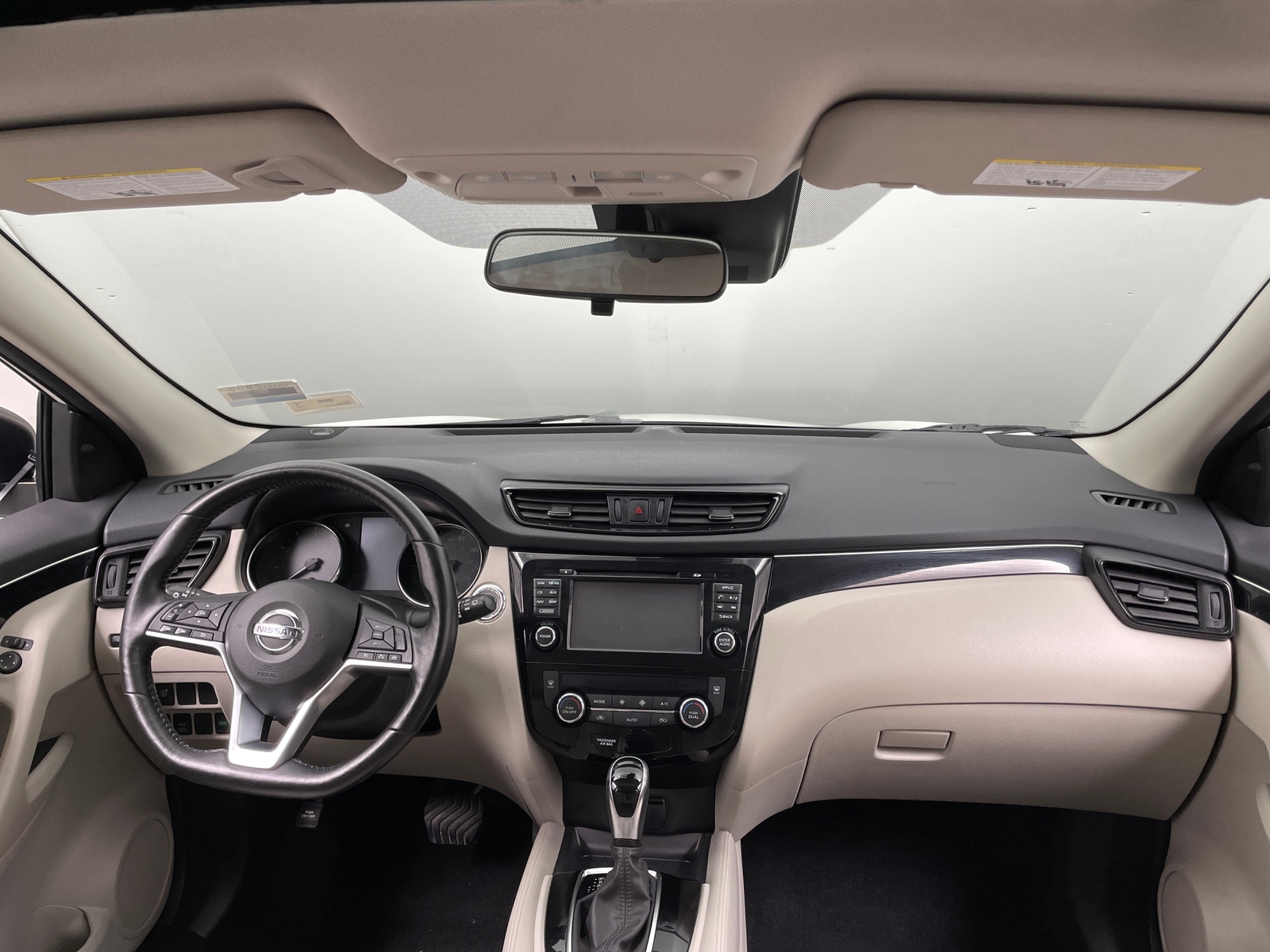 Thumbnail: 2017 Nissan Rogue Sport - 2