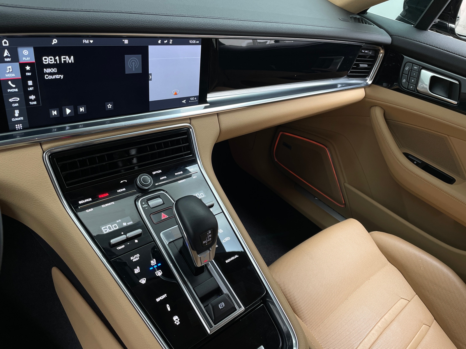 Thumbnail: 2020 Porsche Panamera - 4