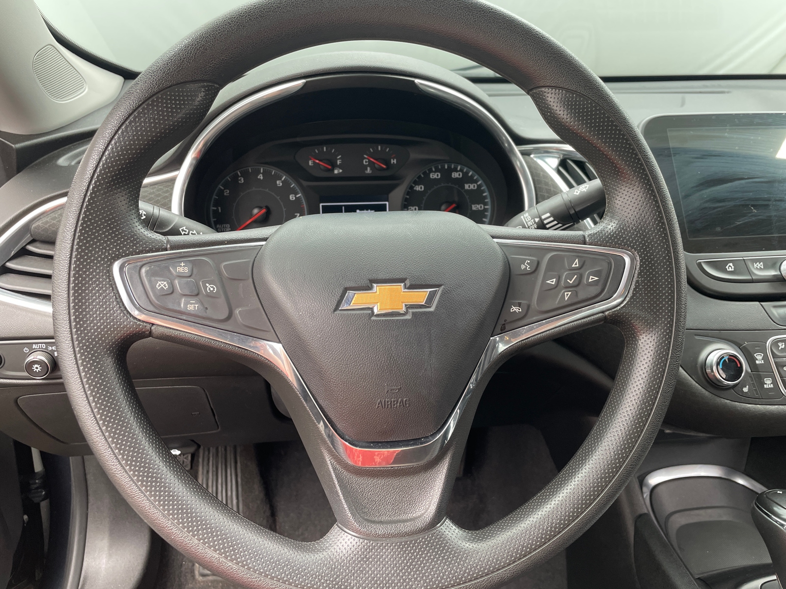 Thumbnail: 2020 Chevrolet Malibu - 5