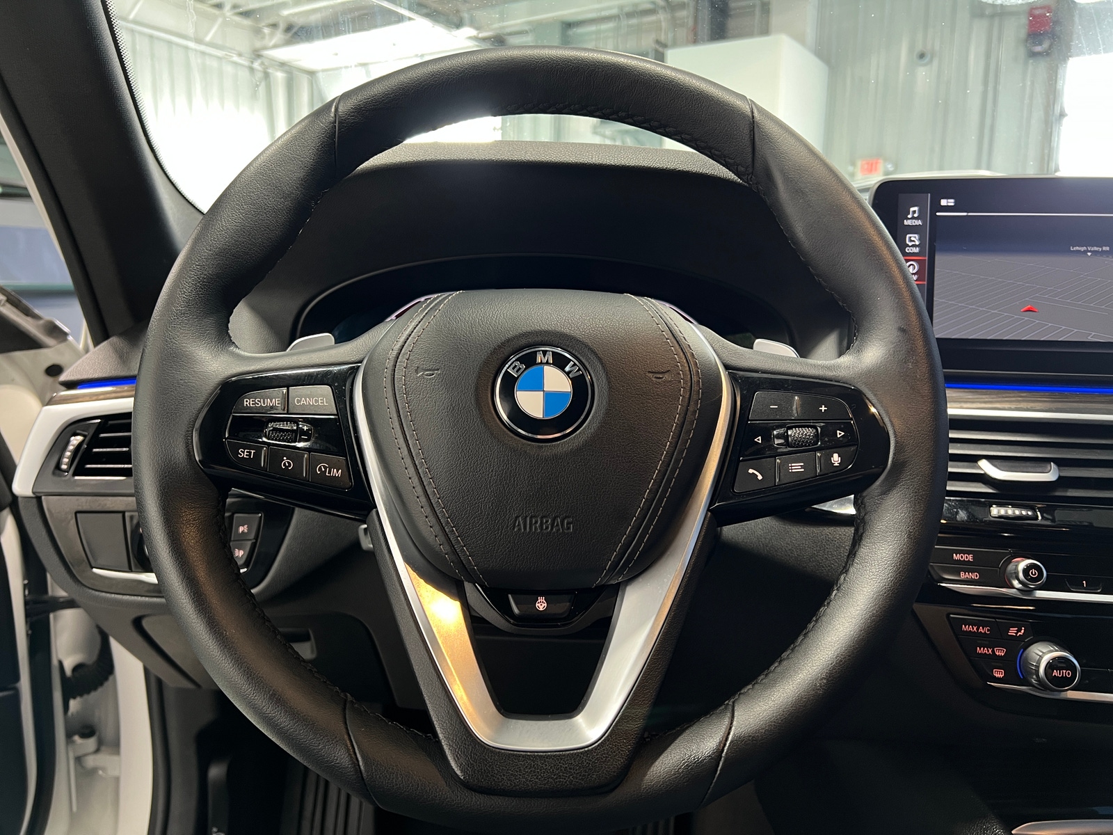 Thumbnail: 2023 BMW 5 Series - 4