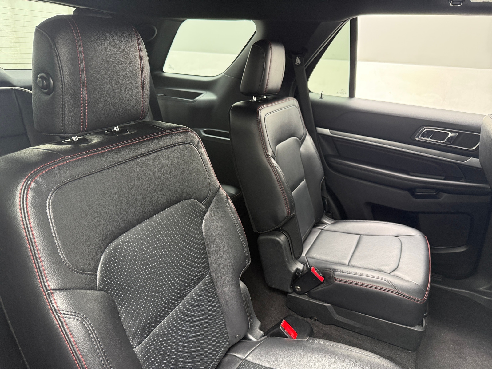 Thumbnail: 2019 Ford Explorer - 5