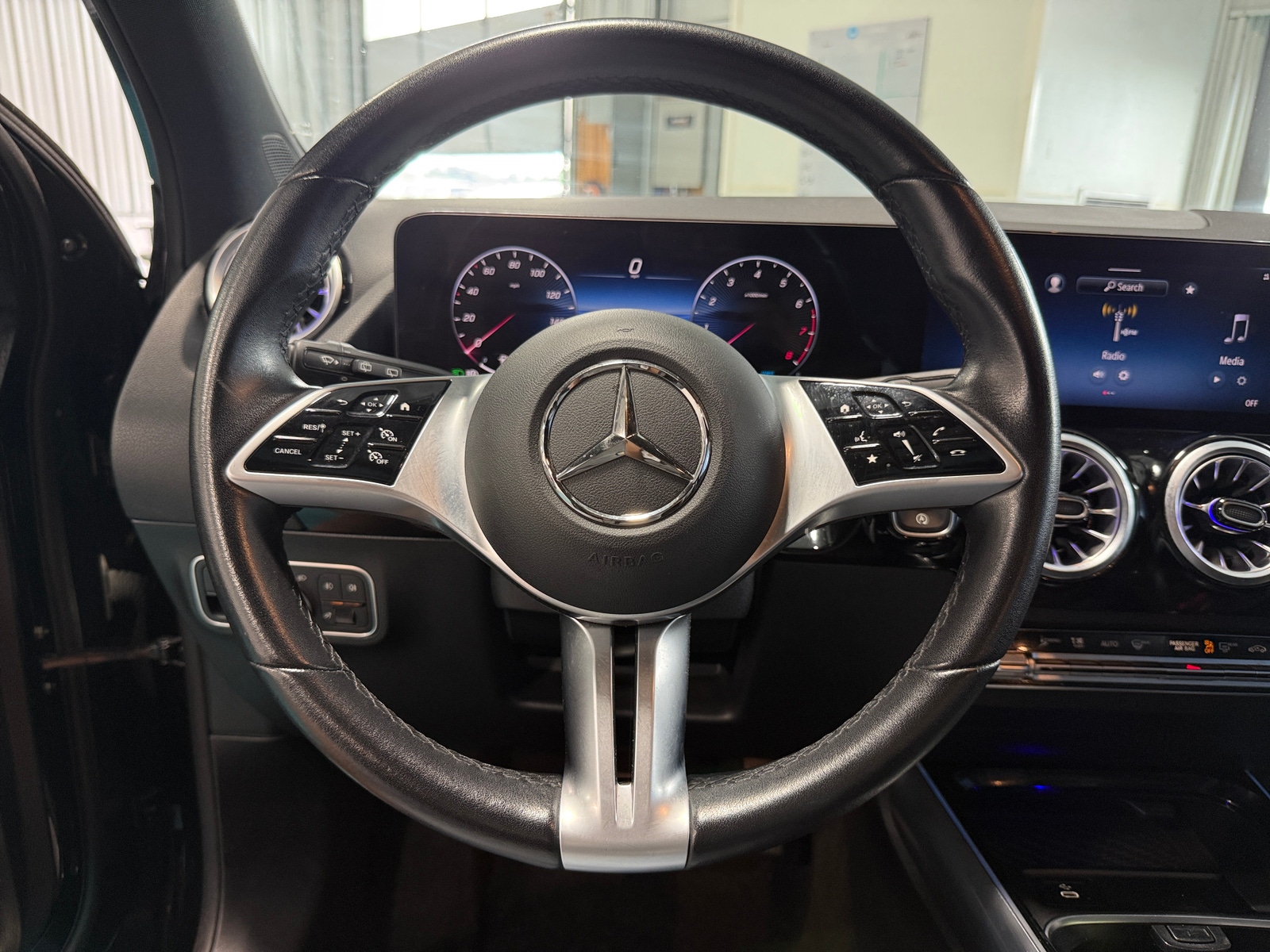 Thumbnail: 2025 Mercedes-Benz GLA - 4