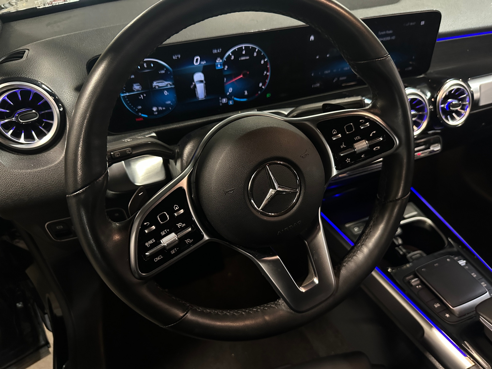Thumbnail: 2023 Mercedes-Benz GLB - 4