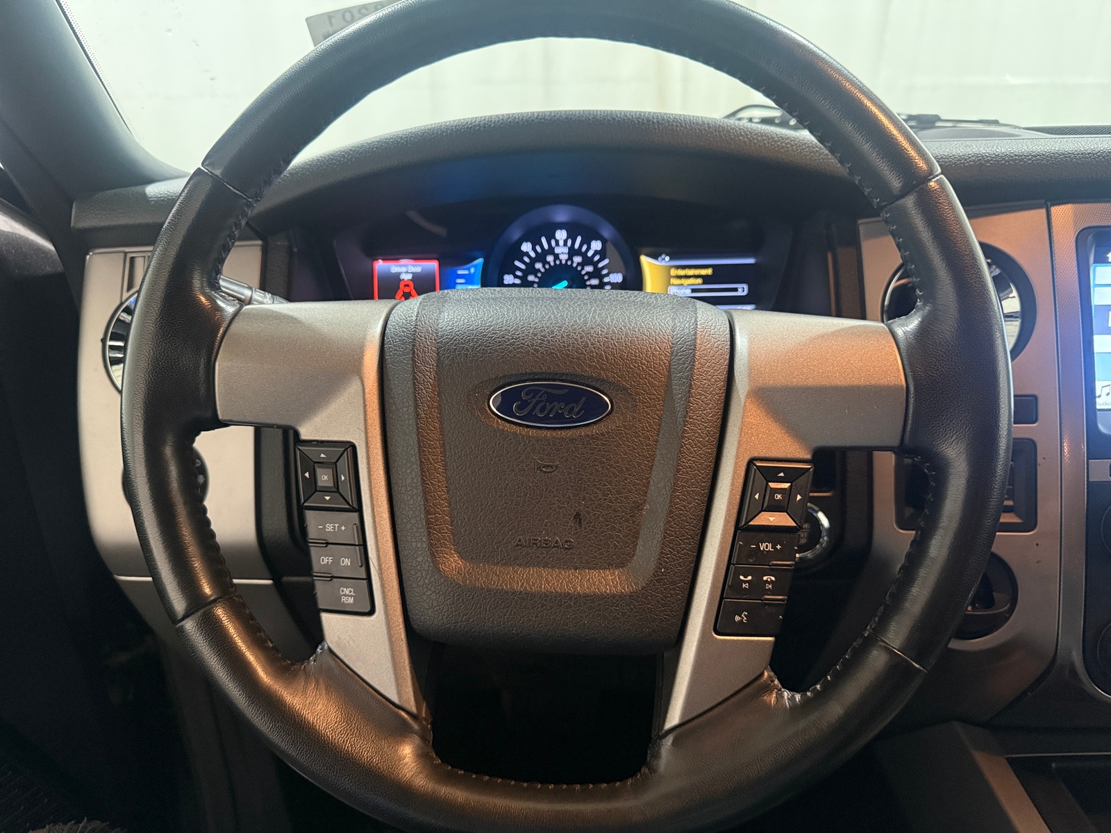 Thumbnail: 2017 Ford Expedition - 4