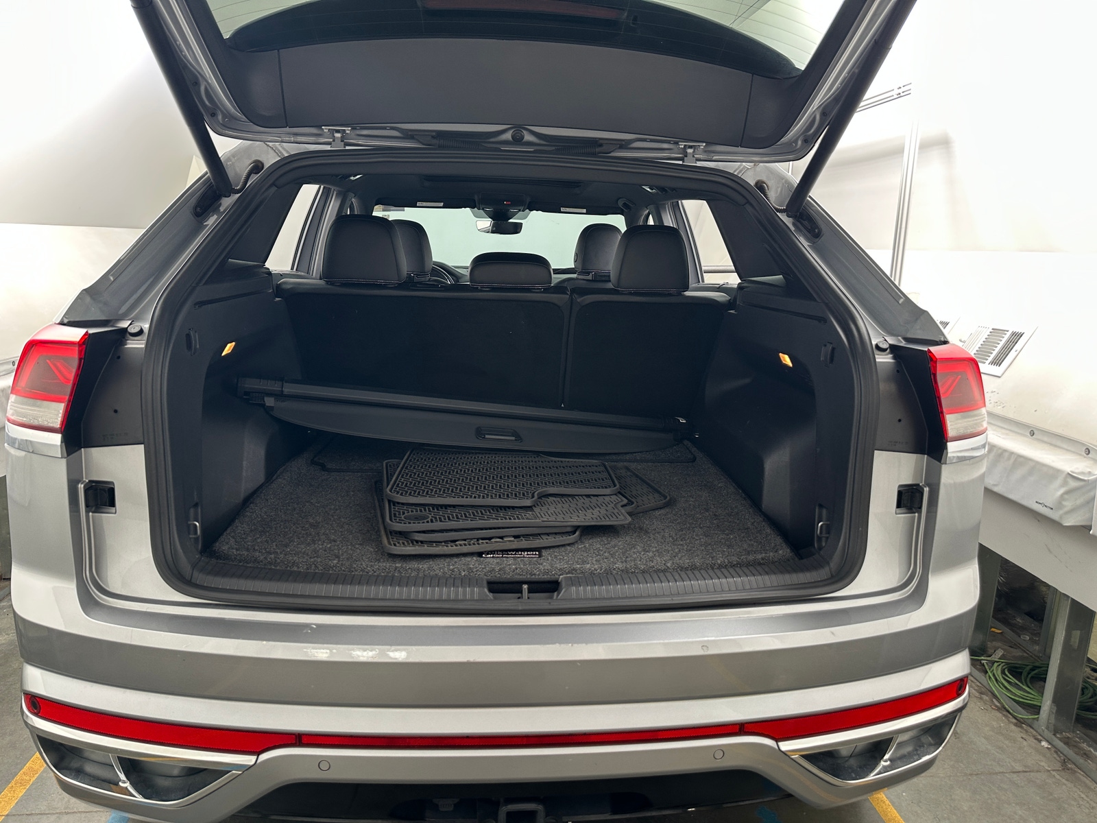 Thumbnail: 2021 Volkswagen Atlas - 6