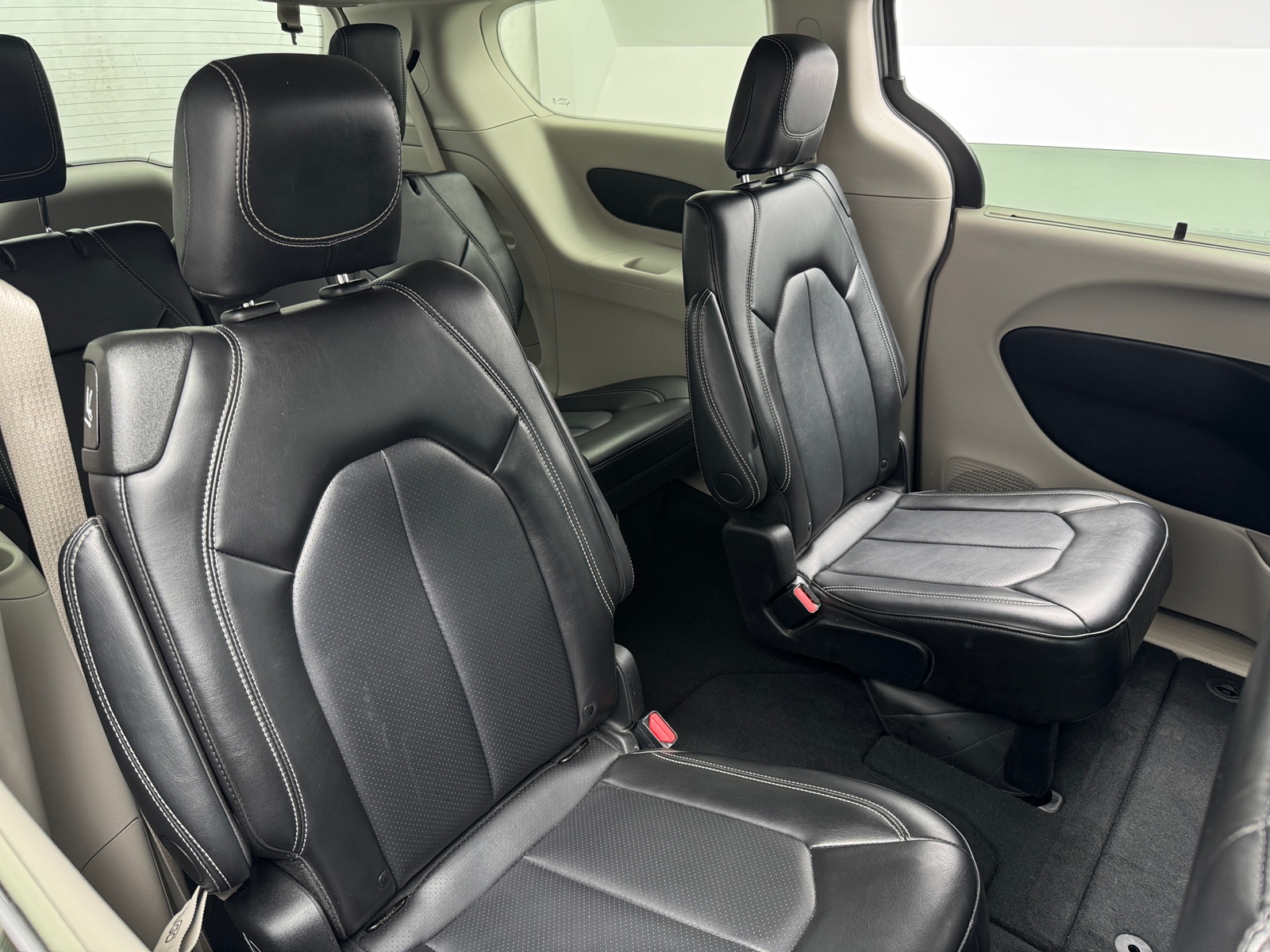 Thumbnail: 2024 Chrysler Pacifica - 5