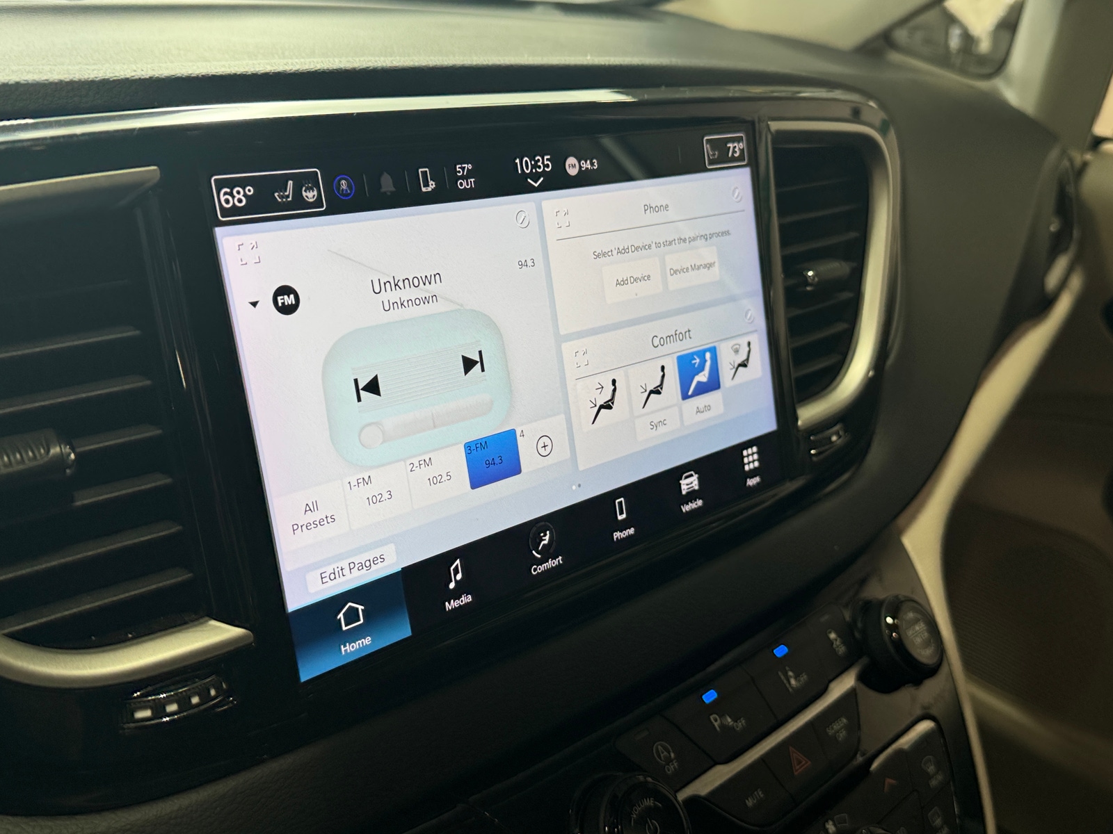 Thumbnail: 2024 Chrysler Pacifica - 3