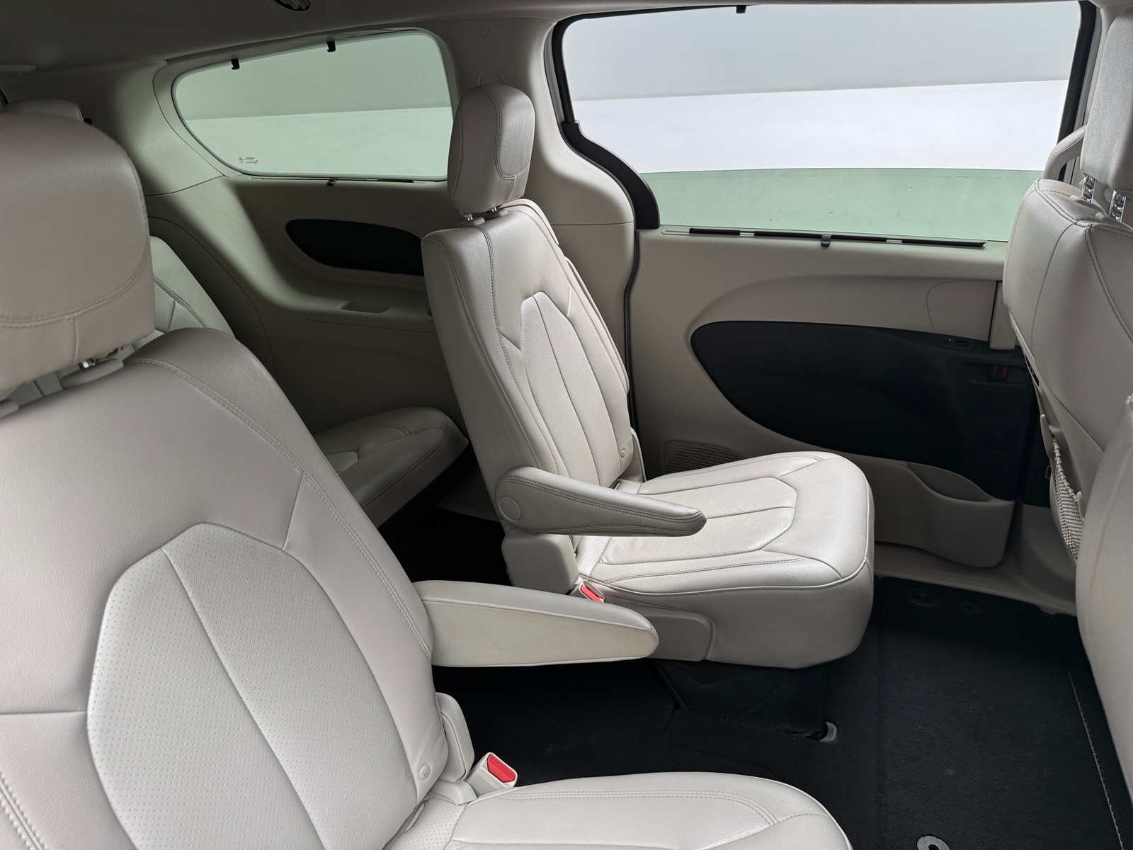 Thumbnail: 2021 Chrysler Pacifica - 5