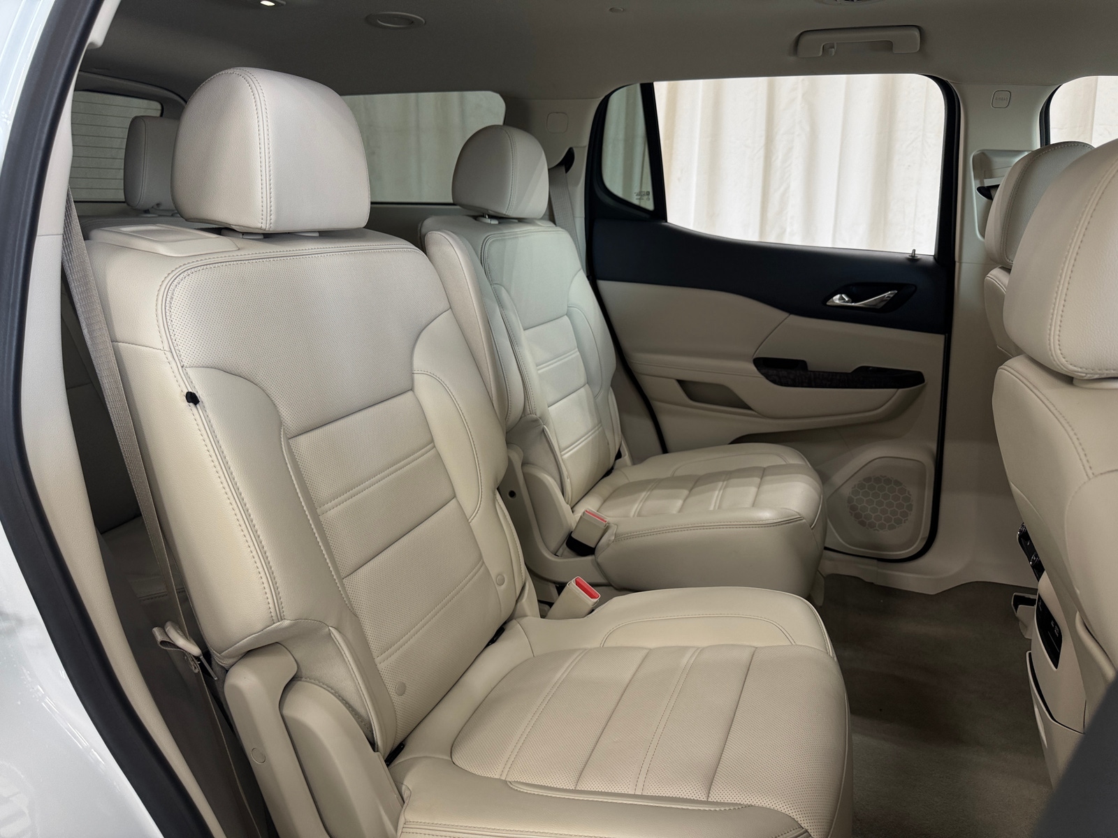 Thumbnail: 2023 GMC Acadia - 6