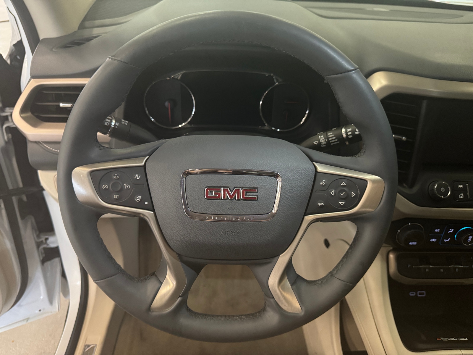 Thumbnail: 2023 GMC Acadia - 5
