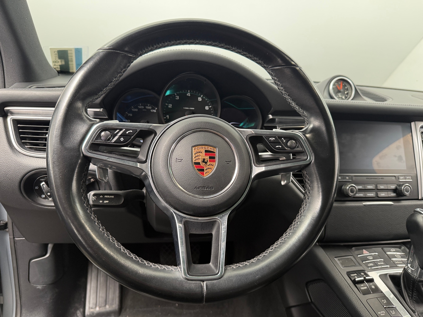 Thumbnail: 2018 Porsche Macan - 4