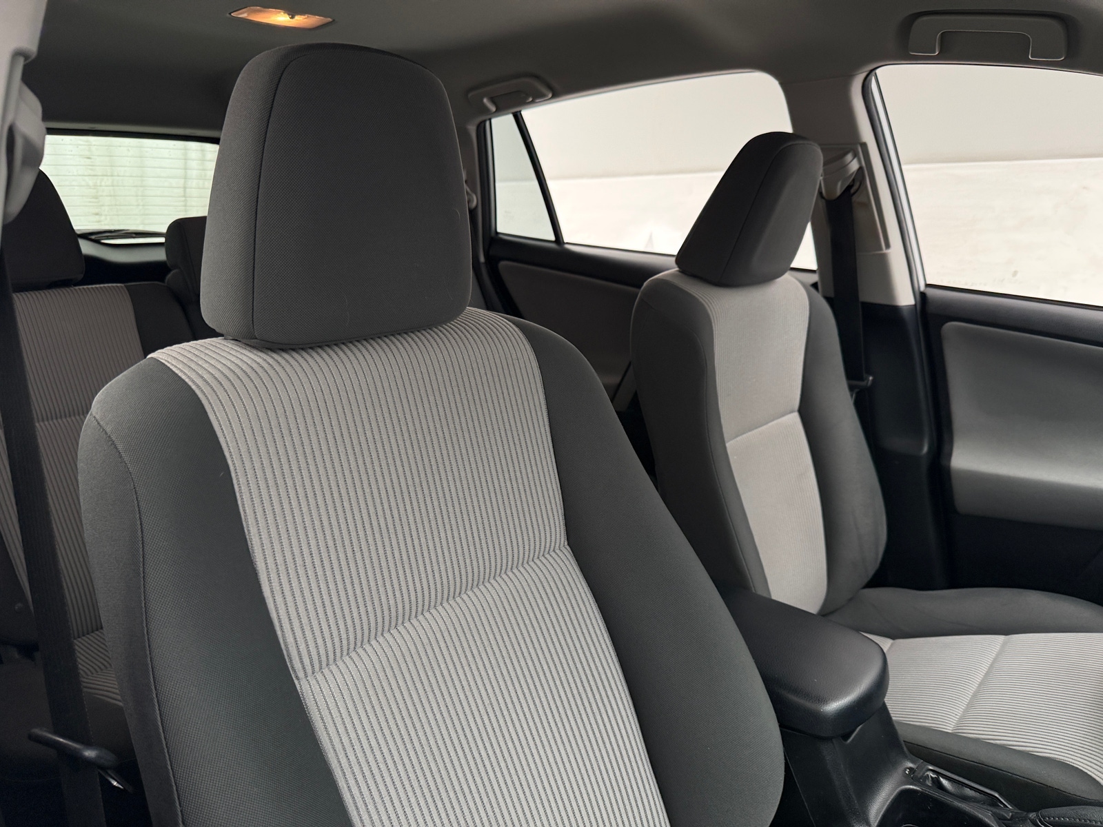 Thumbnail: 2015 Toyota RAV4 - 2