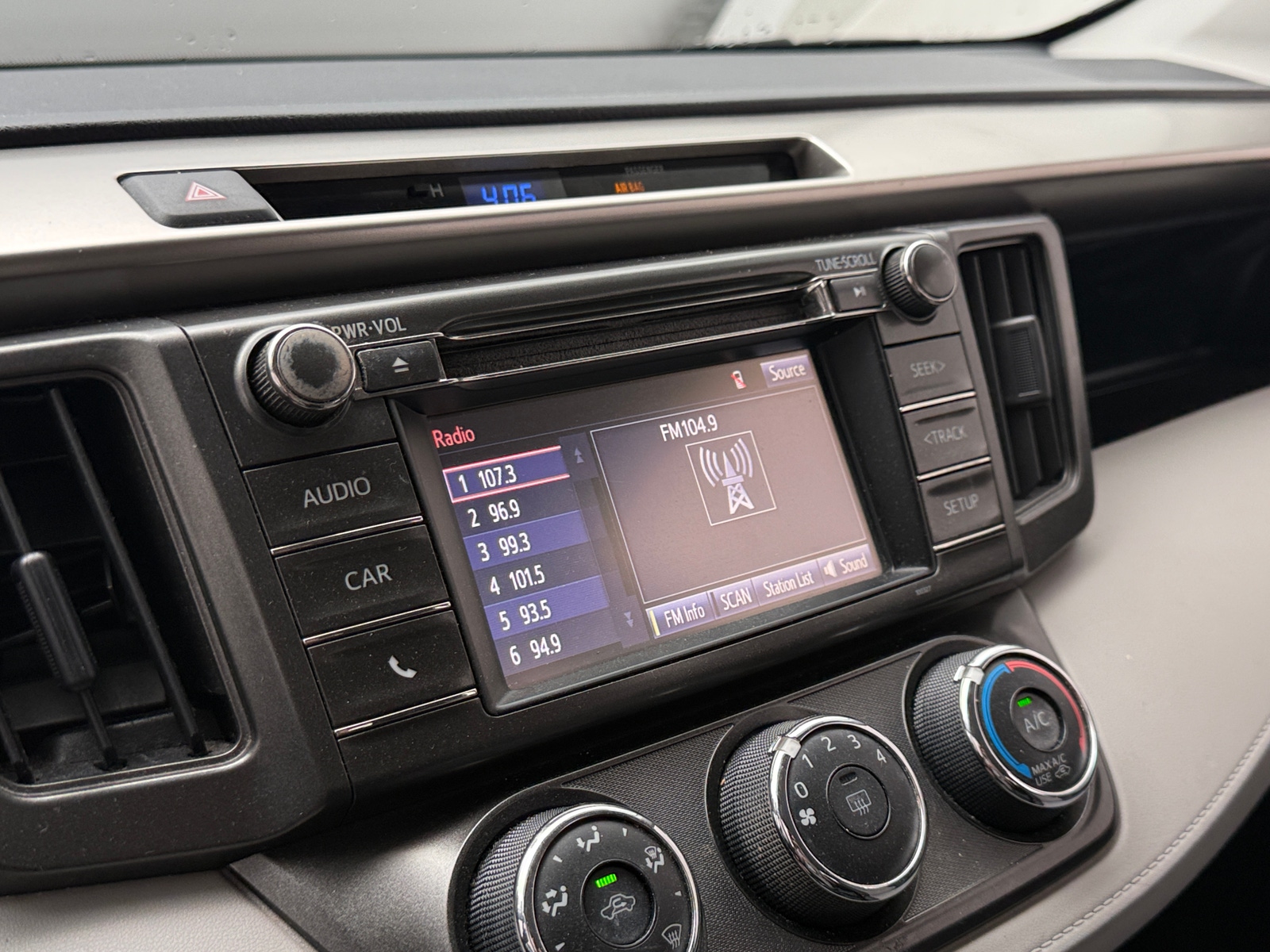 Thumbnail: 2015 Toyota RAV4 - 4