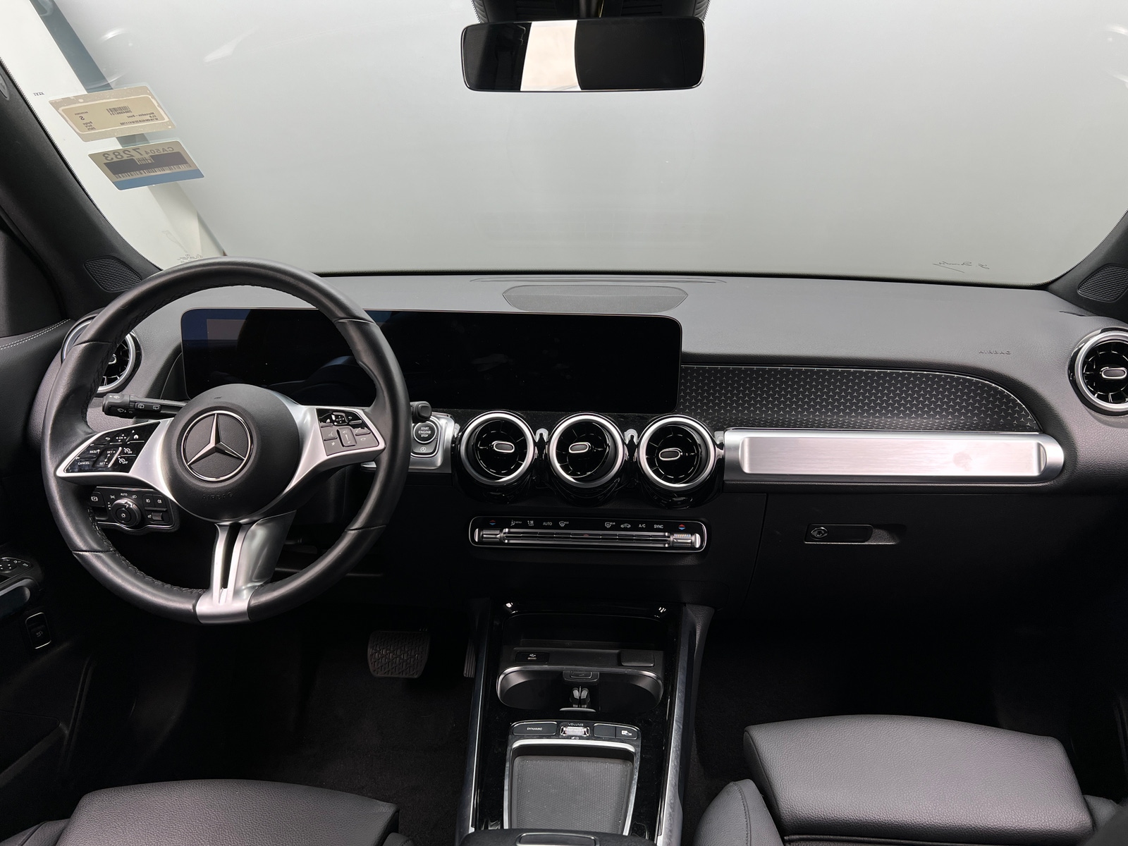Thumbnail: 2025 Mercedes-Benz GLB - 2