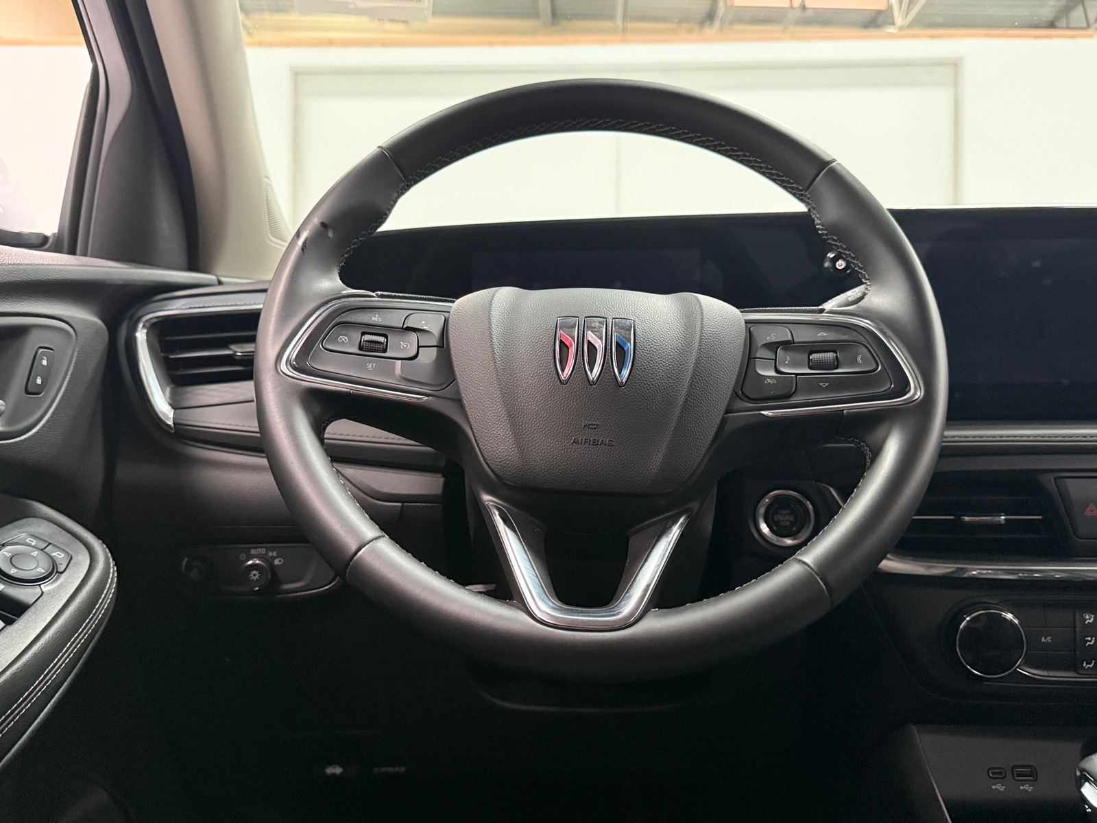 Thumbnail: 2025 Buick Encore GX - 4
