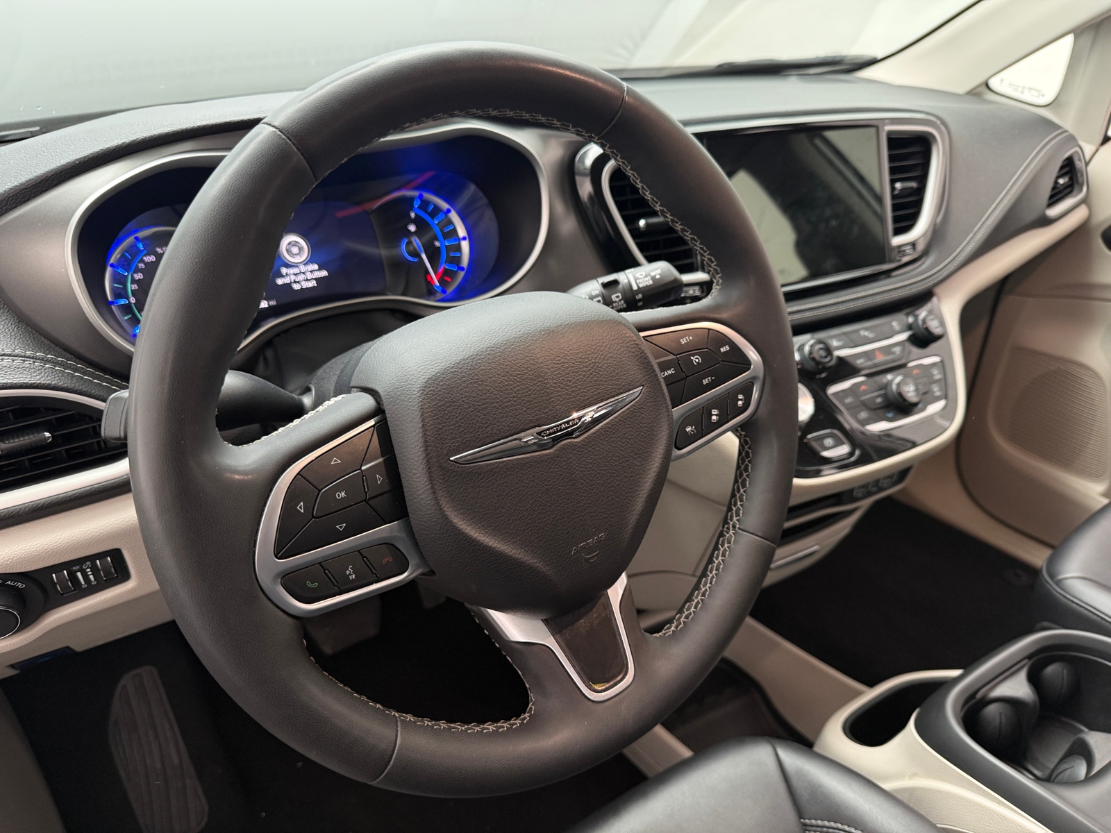 Thumbnail: 2024 Chrysler Pacifica - 4