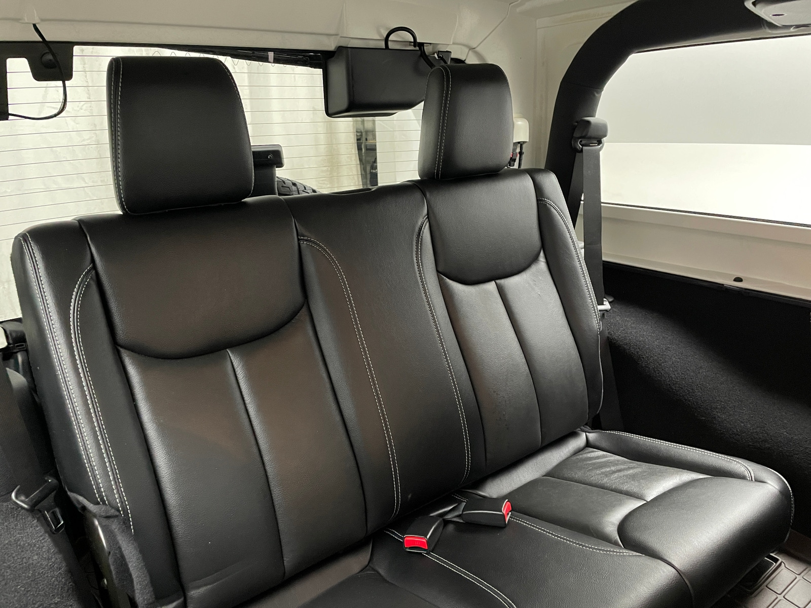 Thumbnail: 2016 Jeep Wrangler - 6