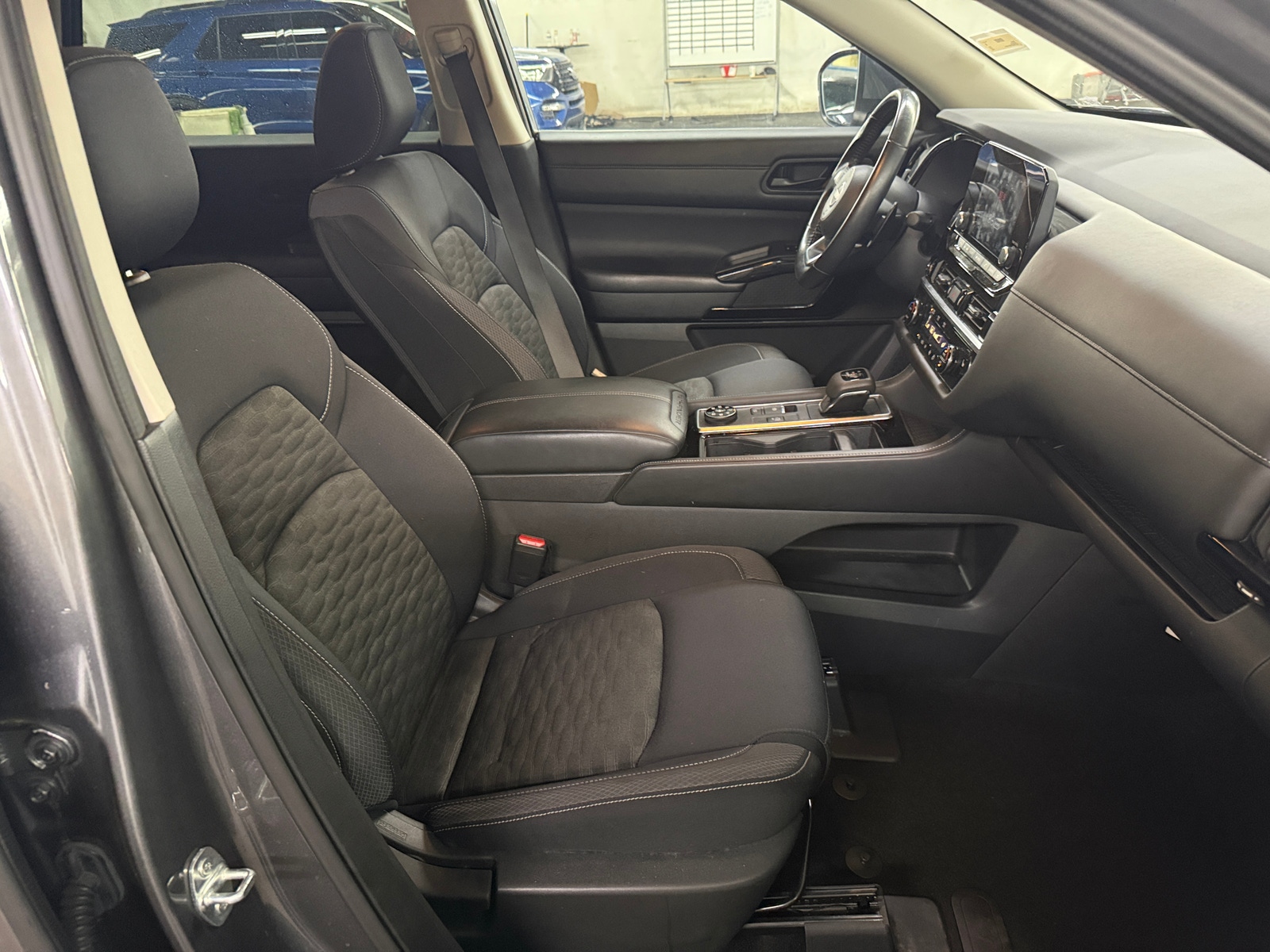 Thumbnail: 2024 Nissan Pathfinder - 2