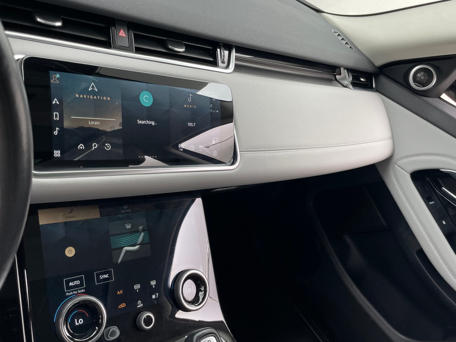 Thumbnail: 2022 Land Rover Range Rover Evoque - 3