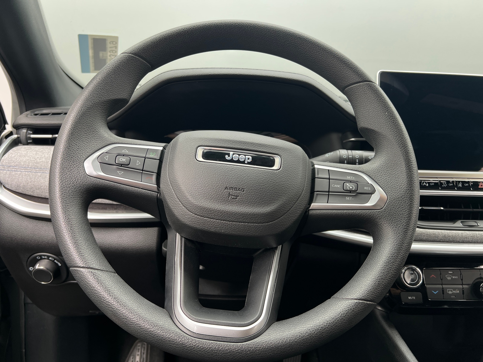 Thumbnail: 2023 Jeep Compass - 5