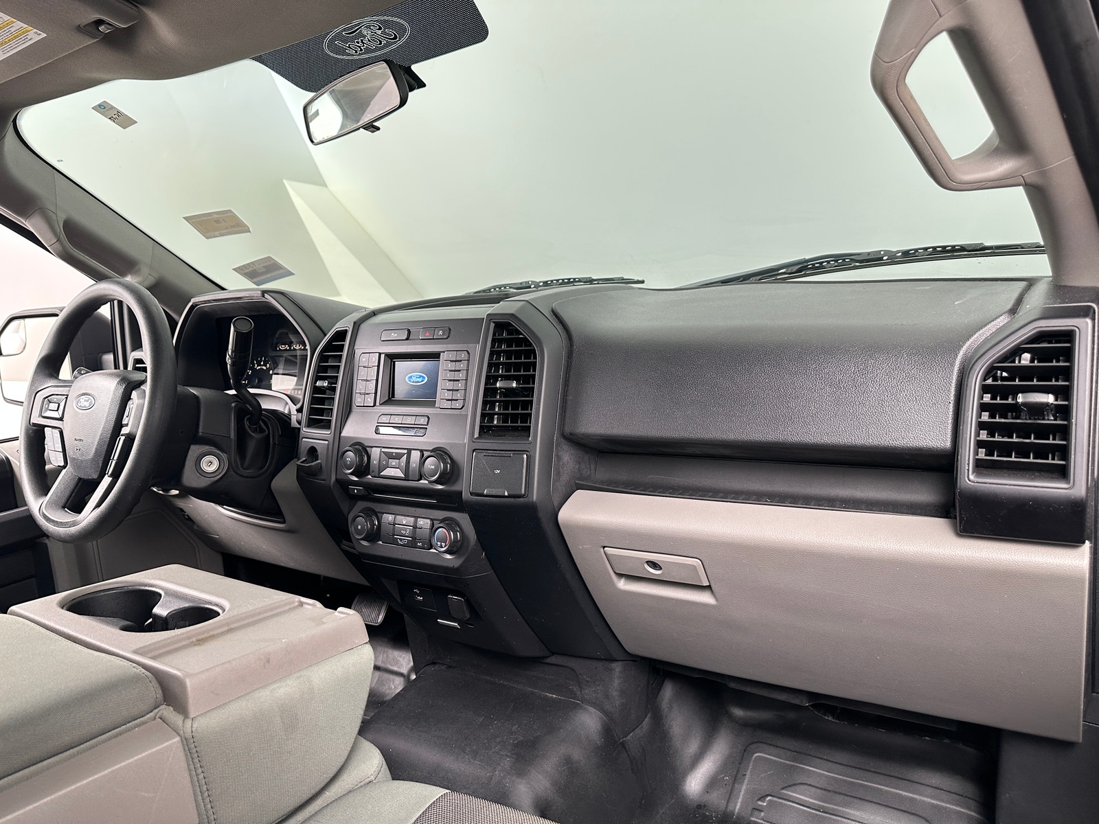 Thumbnail: 2018 Ford Econoline - 3
