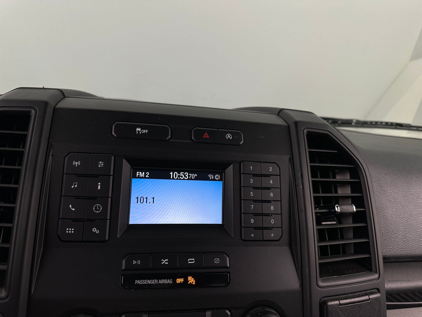 Thumbnail: 2018 Ford Econoline - 4
