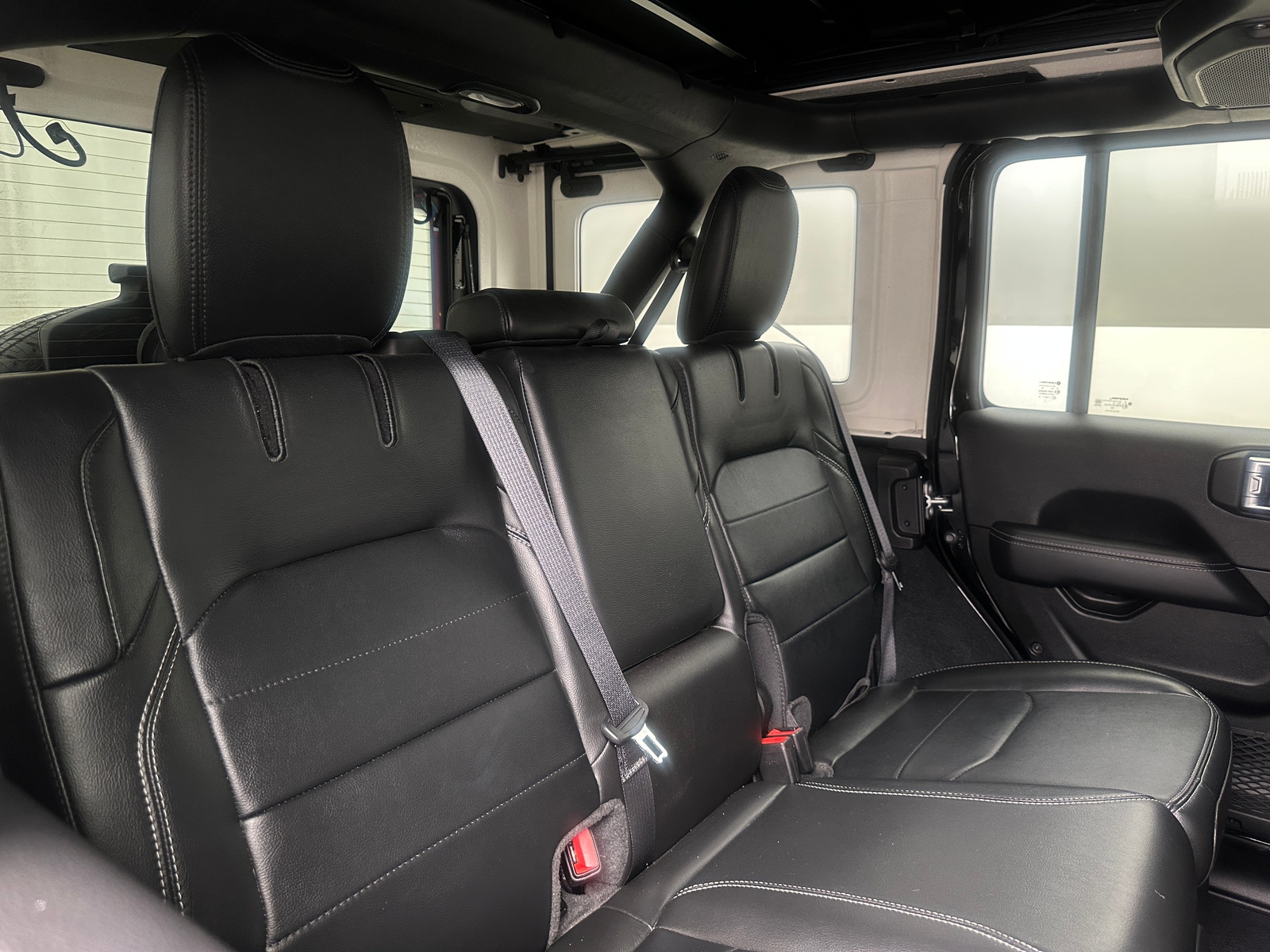 Thumbnail: 2022 Jeep Wrangler - 5