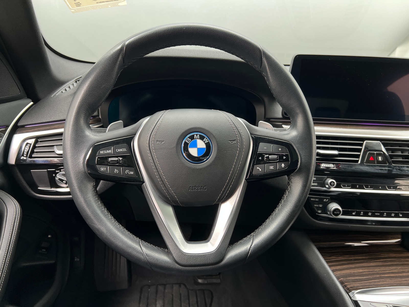 Thumbnail: 2023 BMW 5 Series - 4