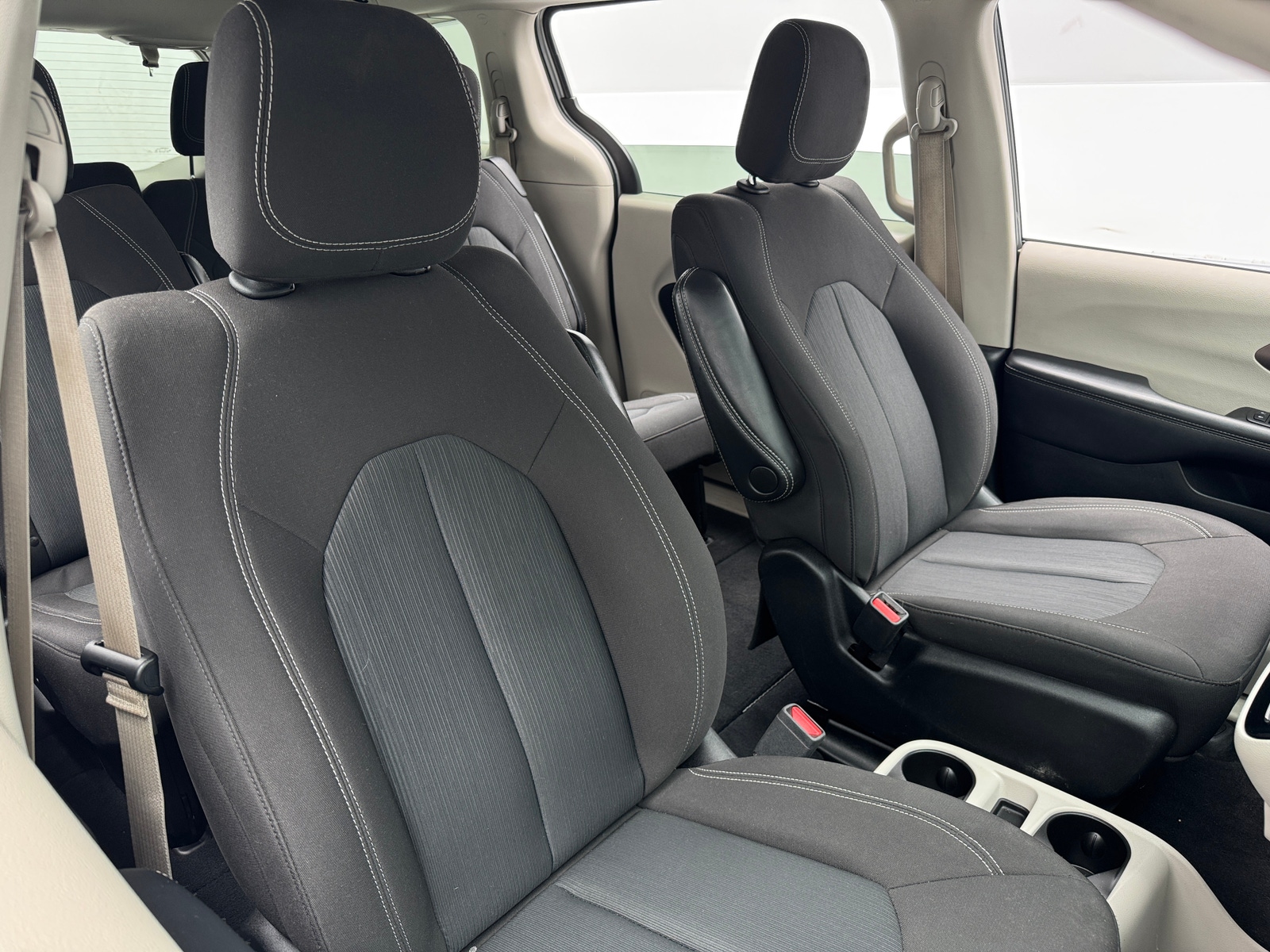 Thumbnail: 2023 Chrysler Voyager - 2