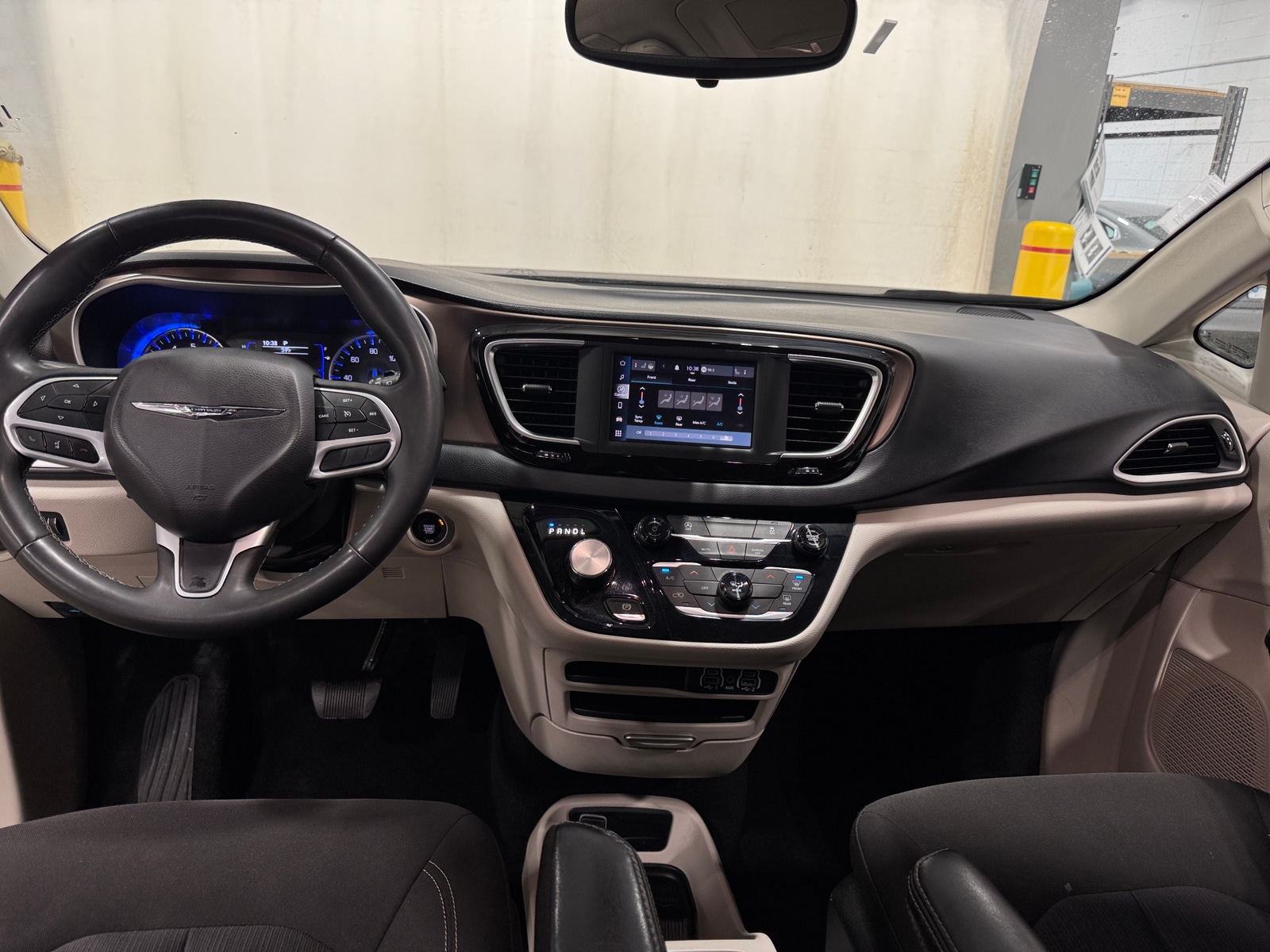 Thumbnail: 2023 Chrysler Voyager - 3