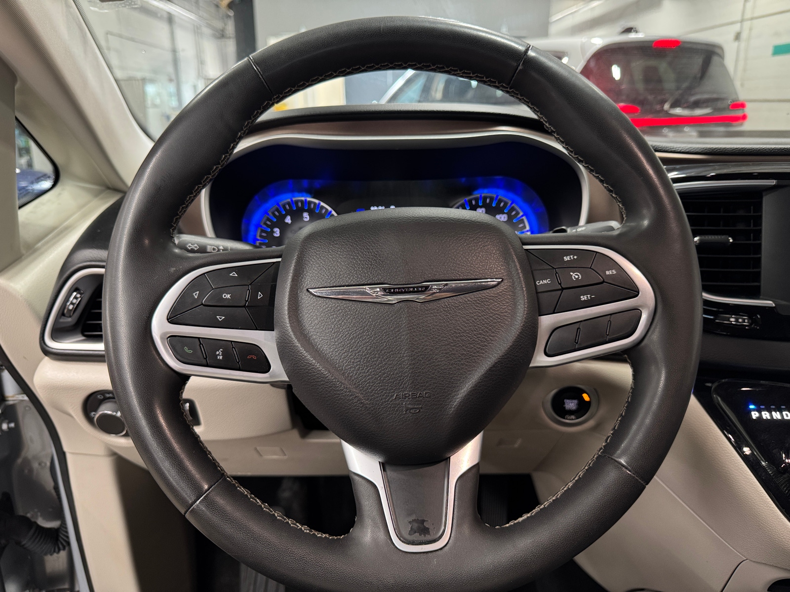 Thumbnail: 2023 Chrysler Voyager - 5