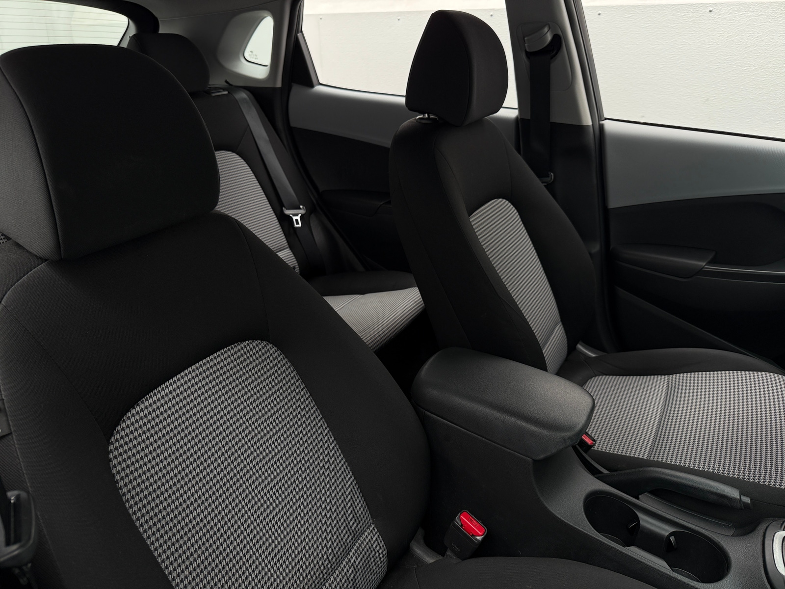 Thumbnail: 2021 Hyundai Kona - 2