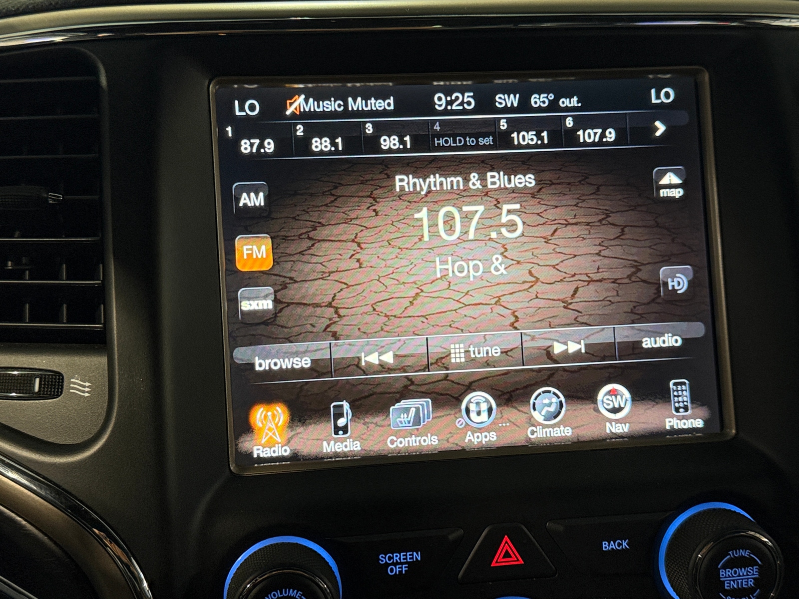 Thumbnail: 2016 Jeep Grand Cherokee - 3