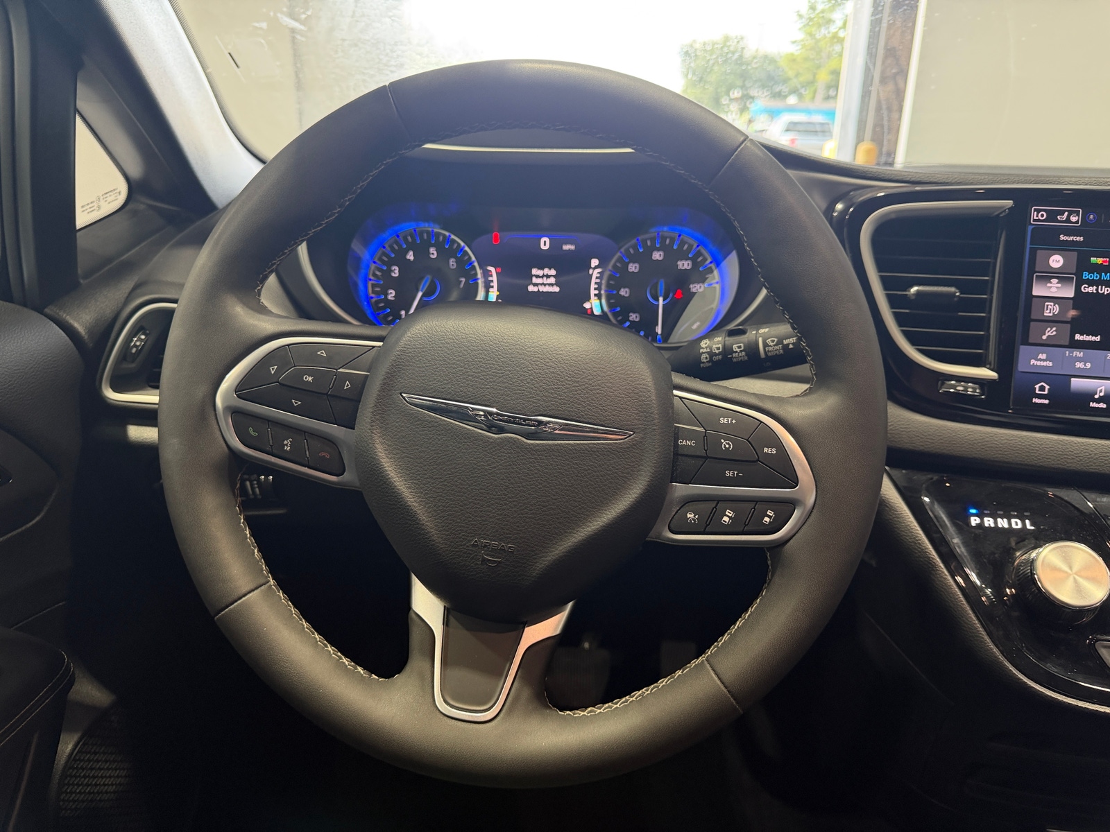 Thumbnail: 2025 Chrysler Pacifica - 4
