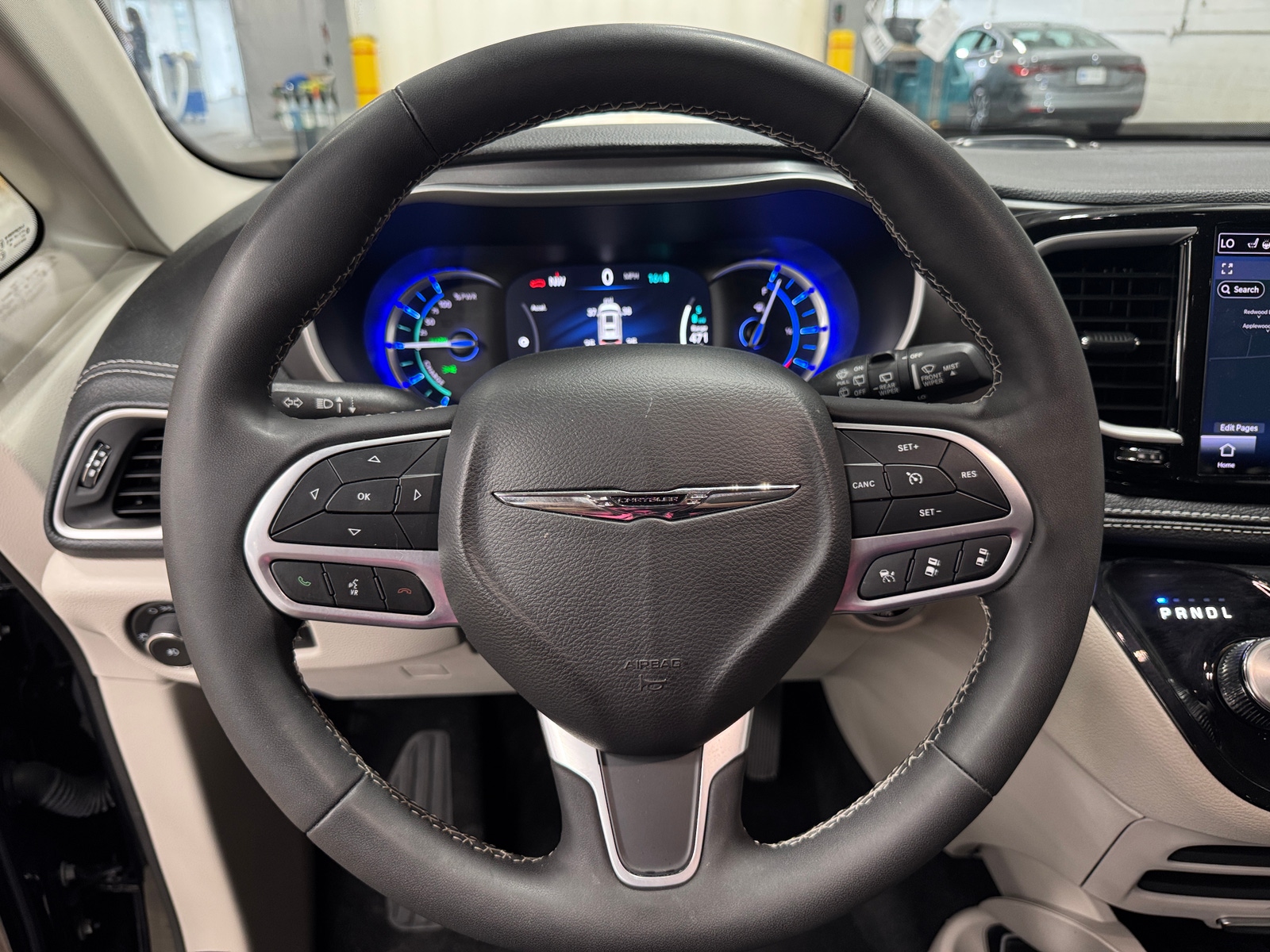 Thumbnail: 2024 Chrysler Pacifica - 4