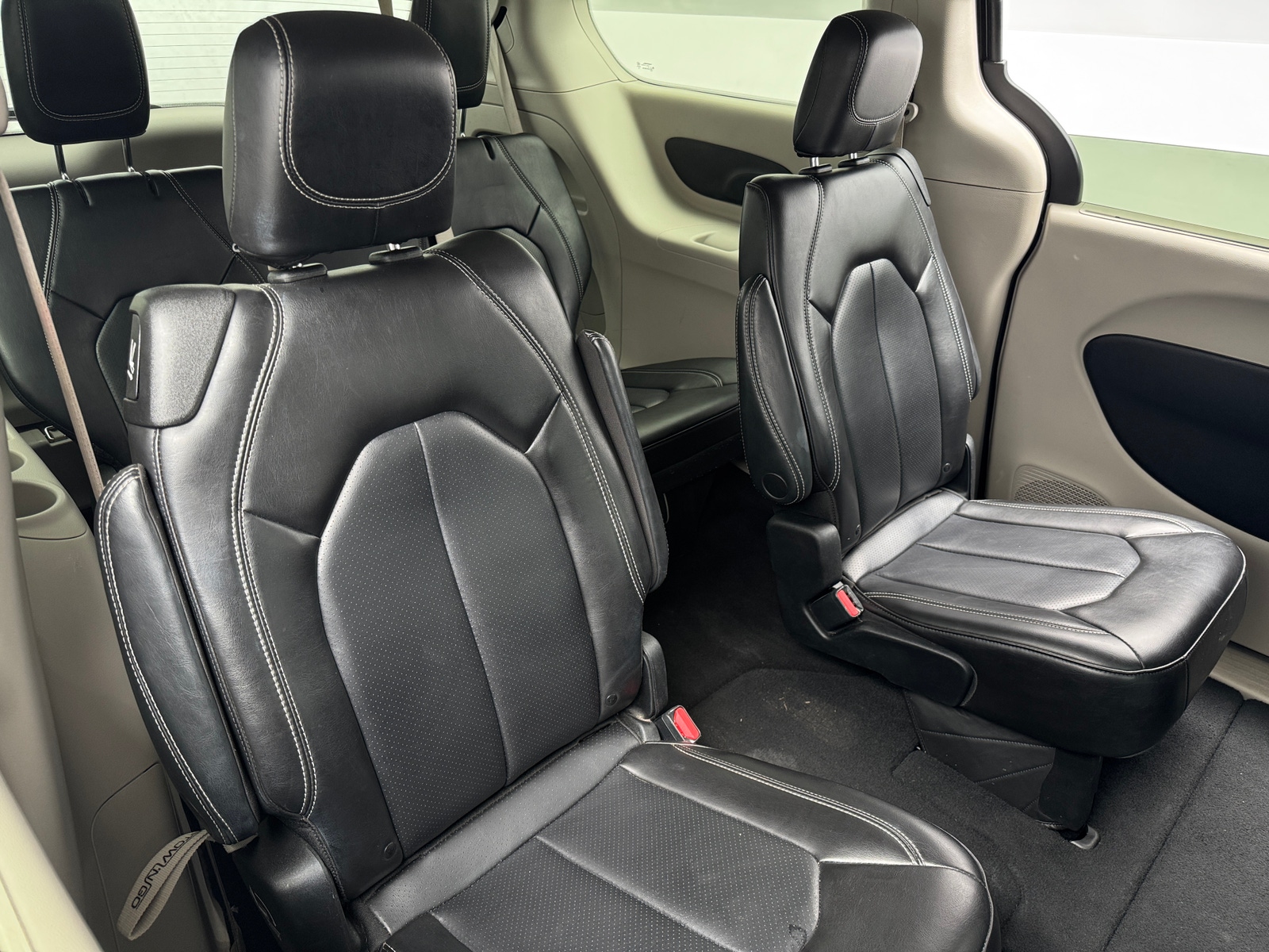 Thumbnail: 2023 Chrysler Pacifica - 5